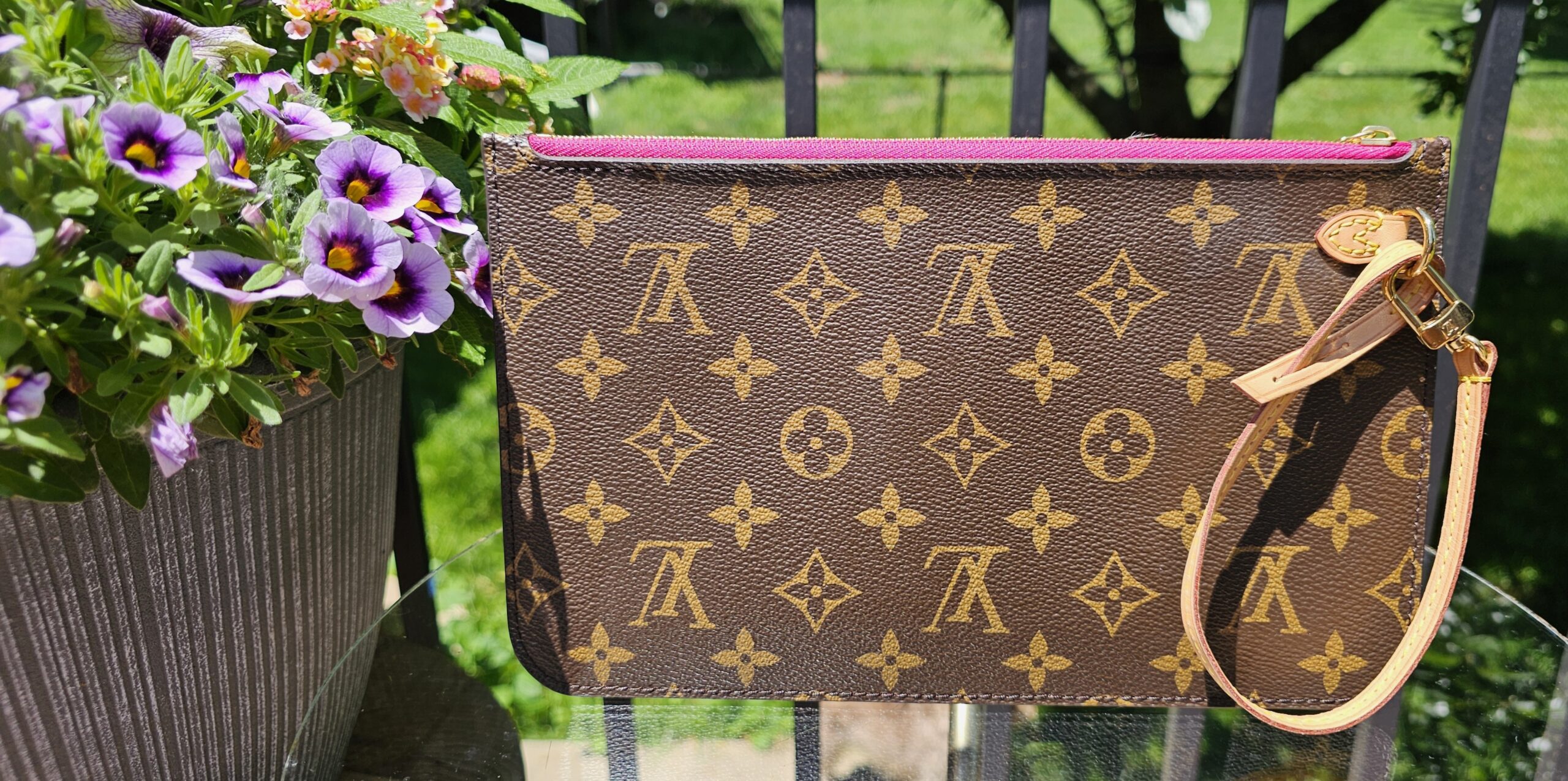 Neverfull Pouch Monogram Pivoine