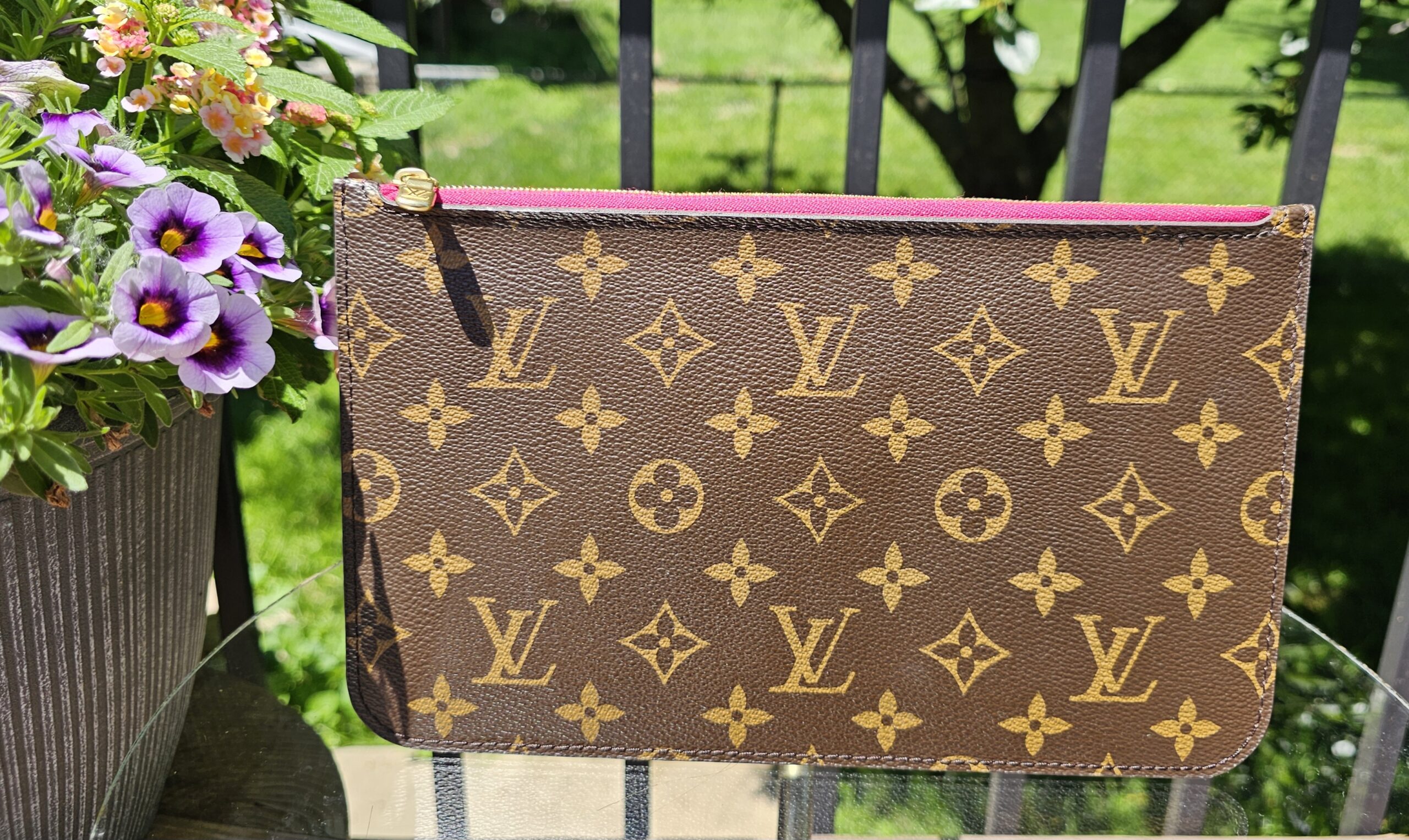 Neverfull Pouch Monogram Pivoine - Image 3