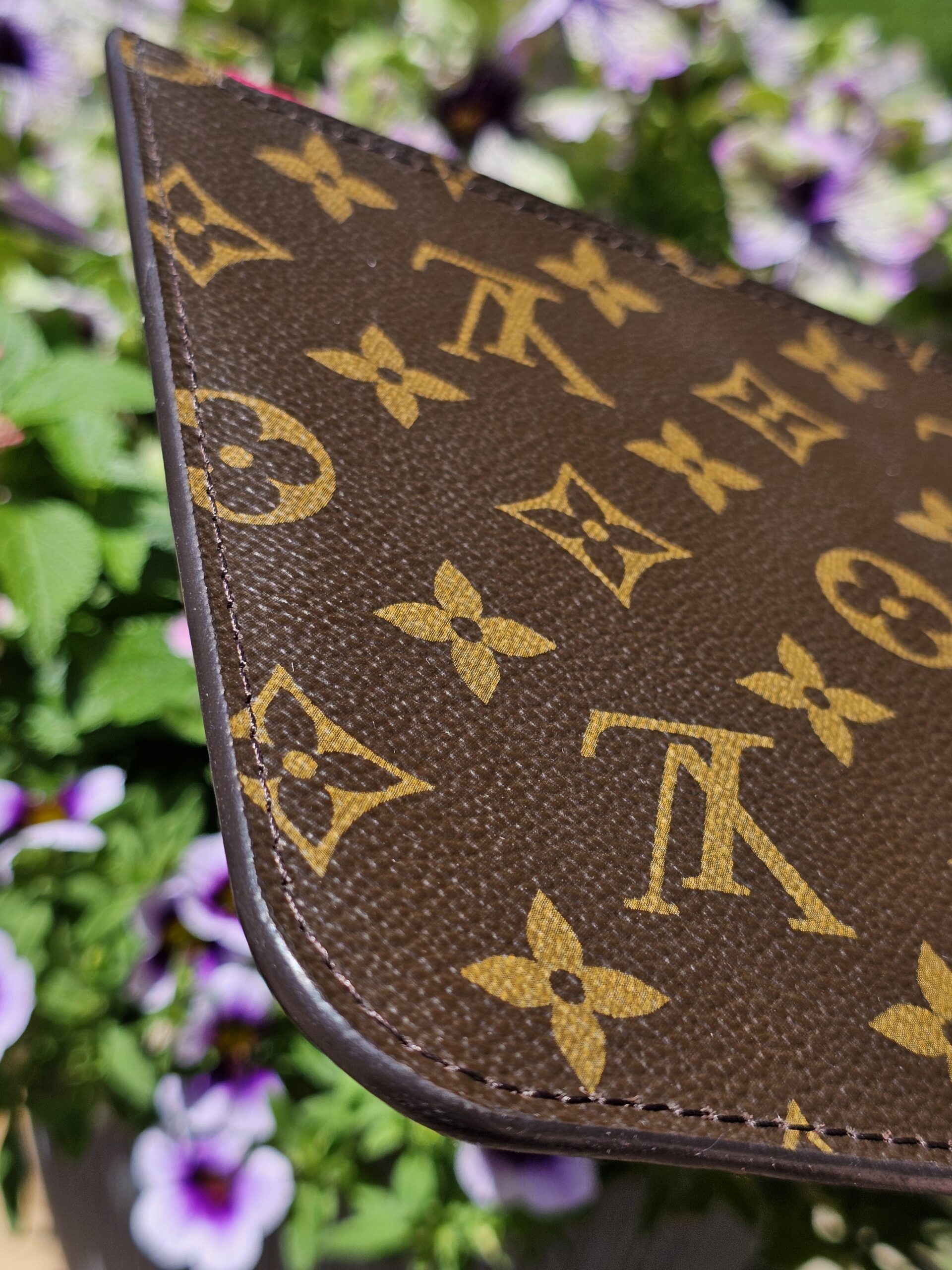 Neverfull Pouch Monogram Pivoine - Image 8