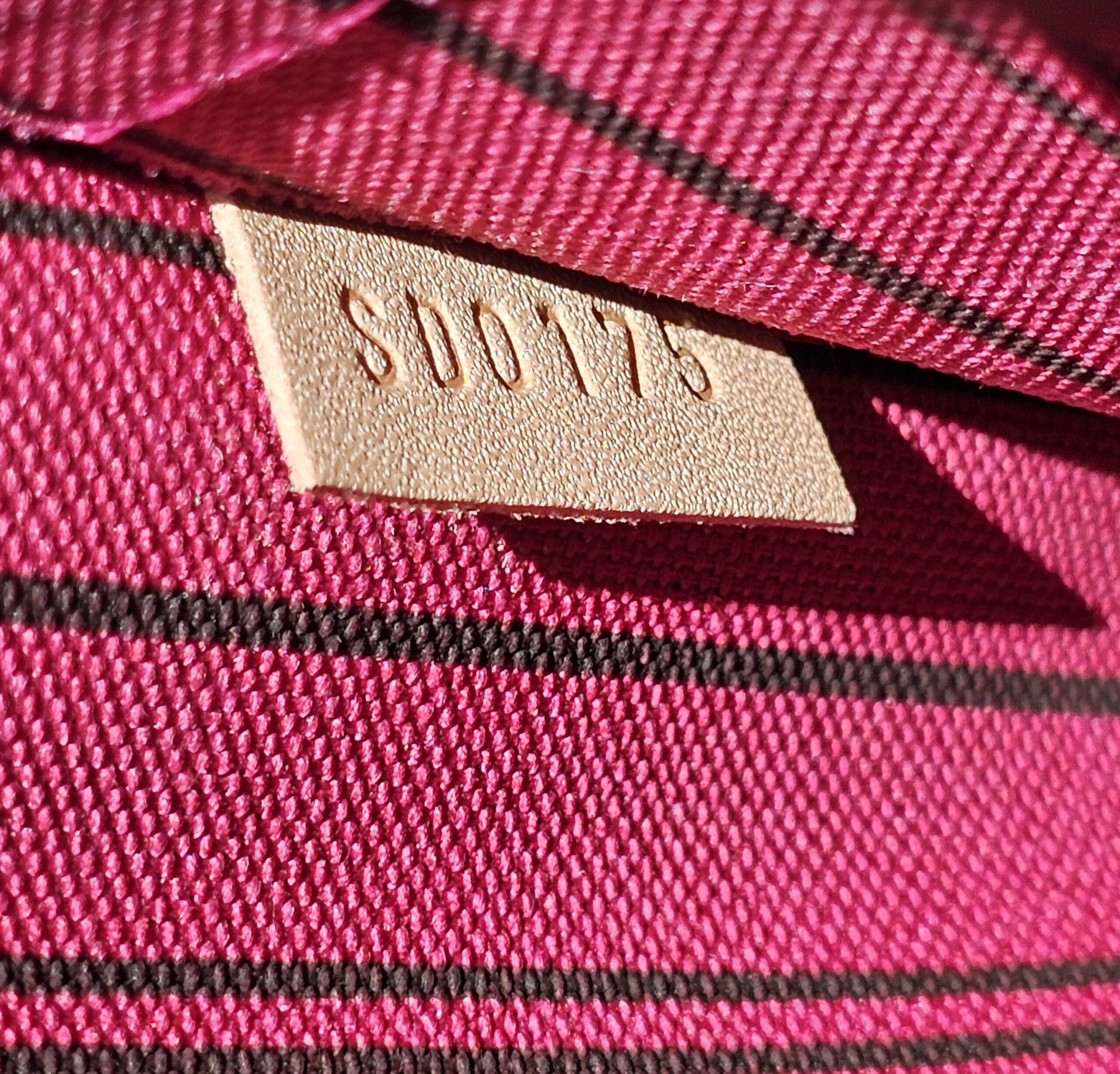 Neverfull Pouch Monogram Pivoine - Image 13