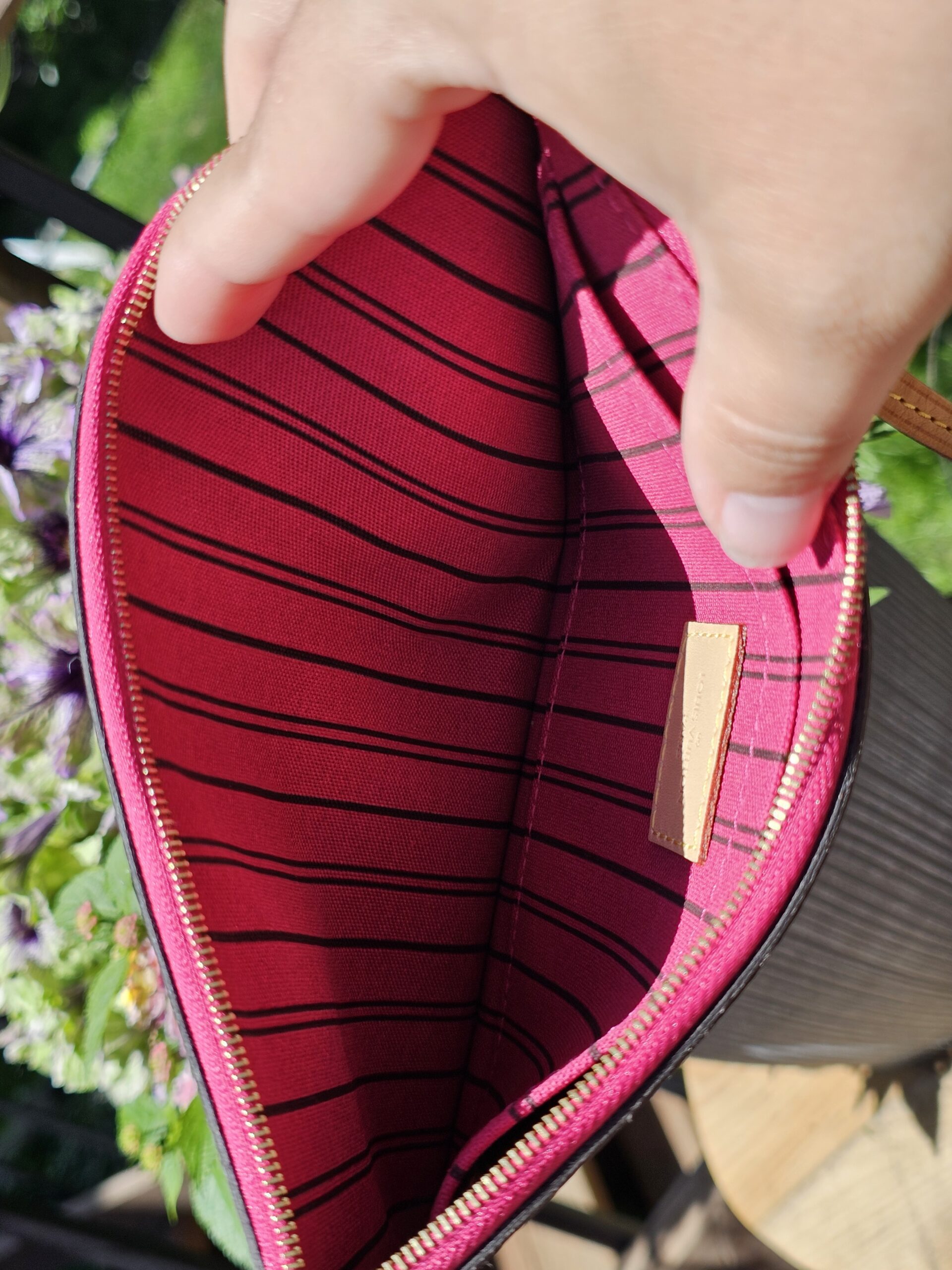 Neverfull Pouch Monogram Pivoine - Image 14