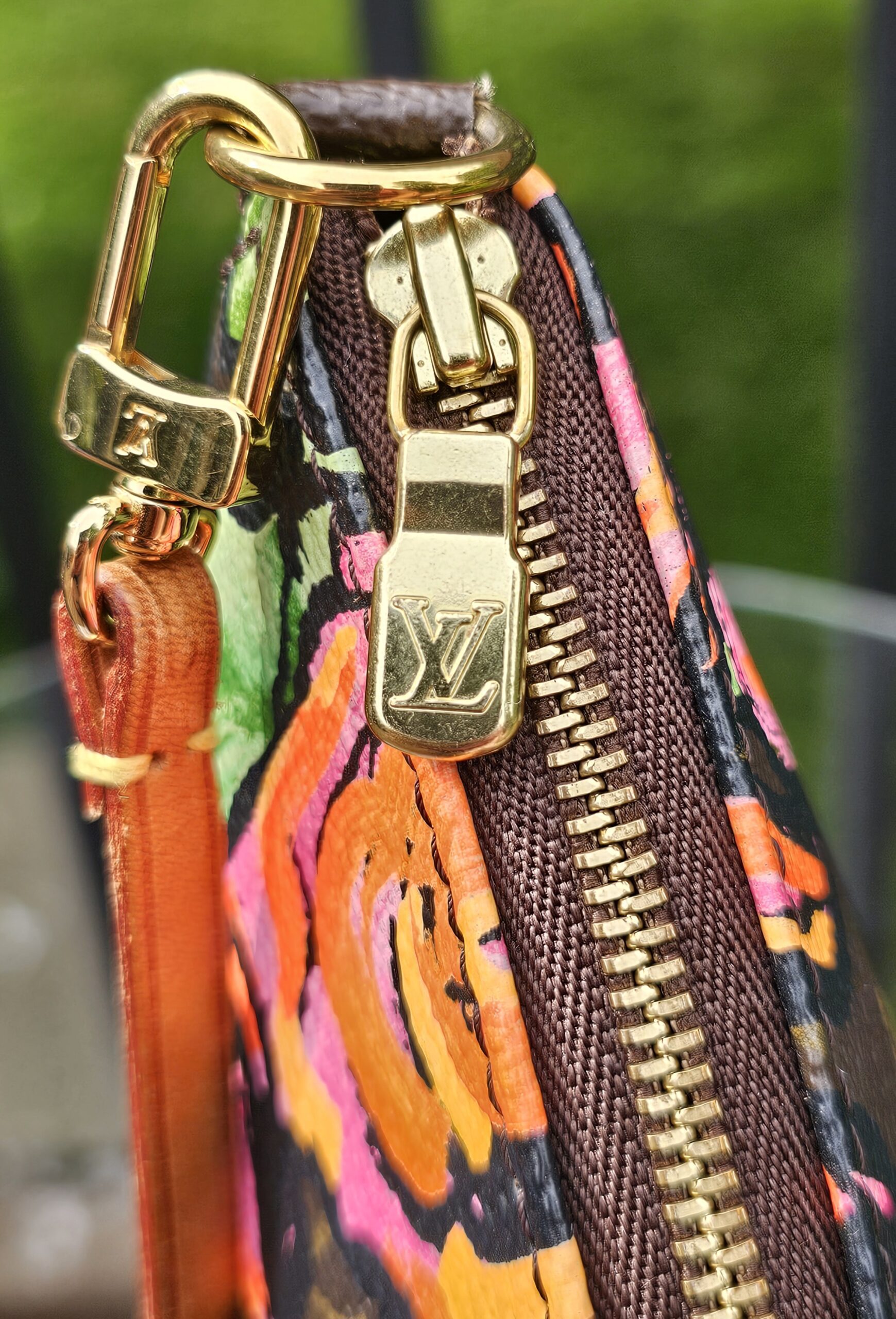 Stephen Sprouse Roses Pochette - Image 12