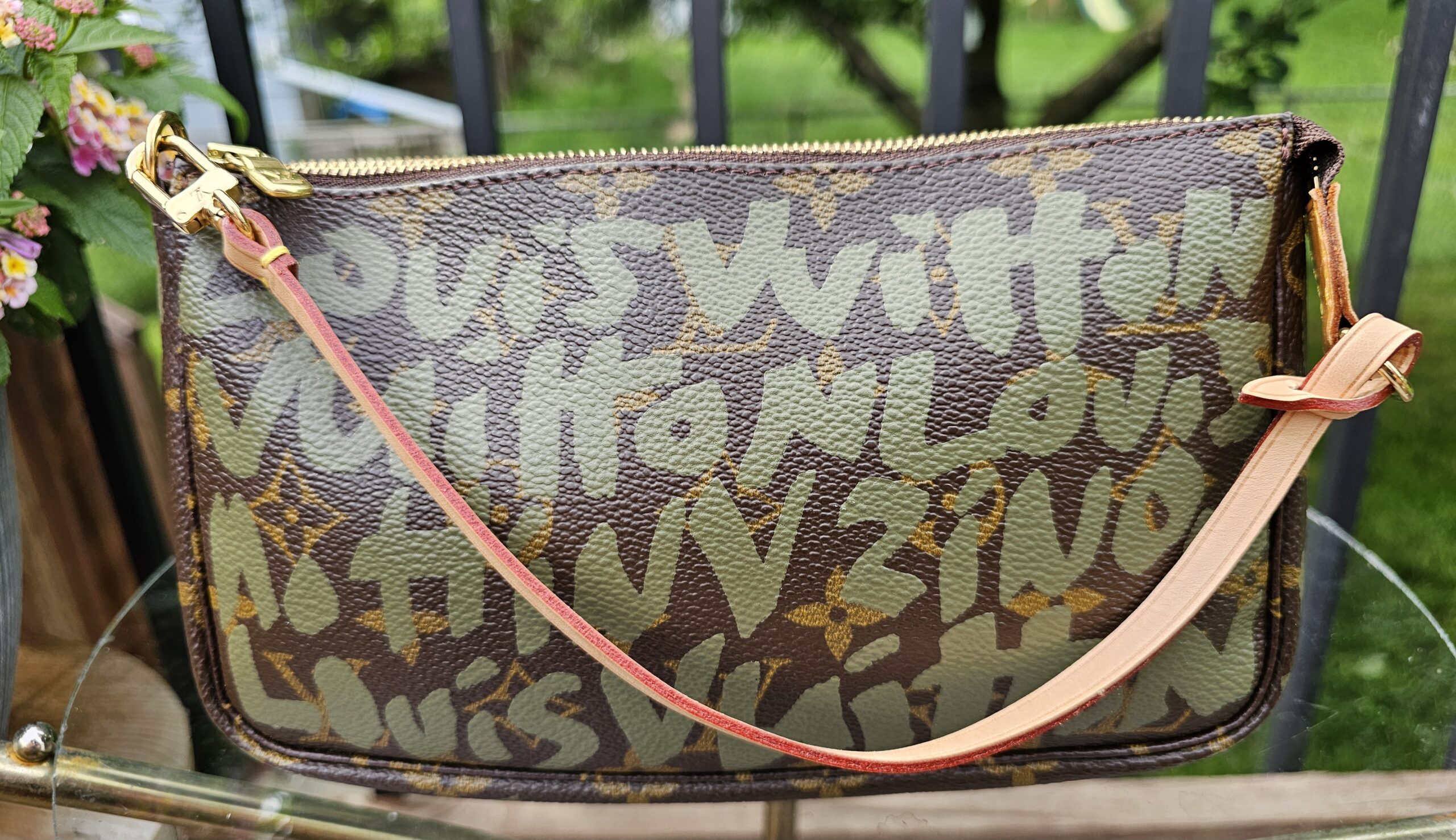 Stephen Sprouse Graffiti Pochette