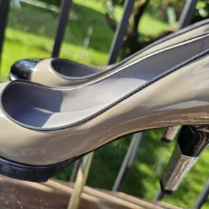 CC patent leather pumps - Image 5