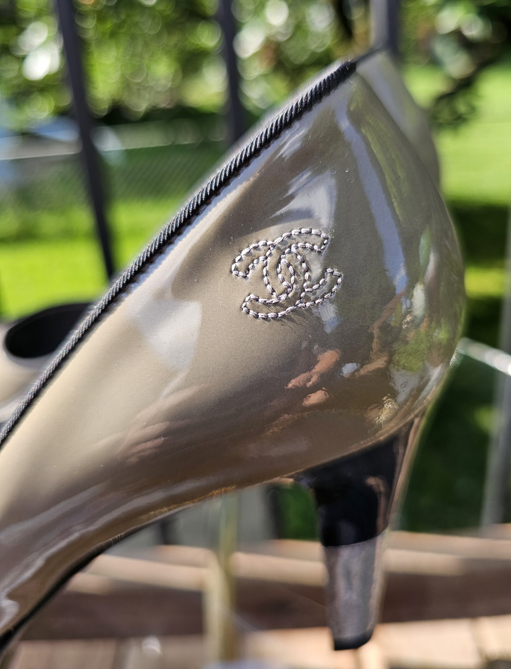 CC patent leather pumps - Image 6