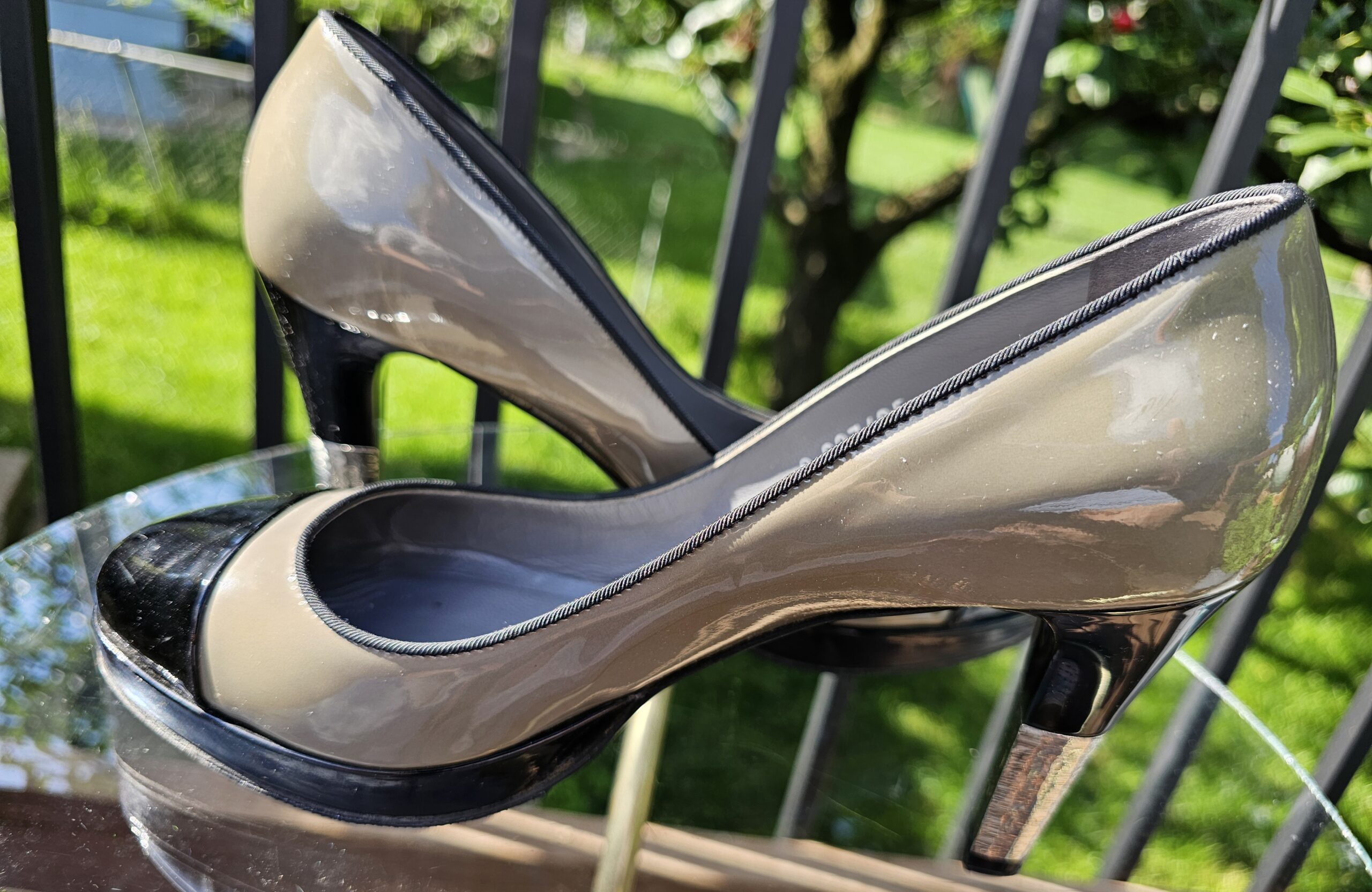 CC patent leather pumps - Image 8