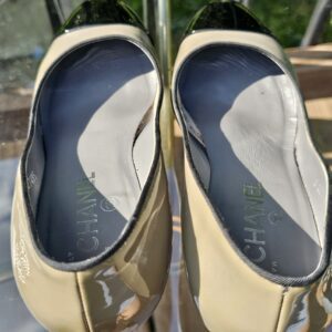 CC patent leather pumps - Image 12