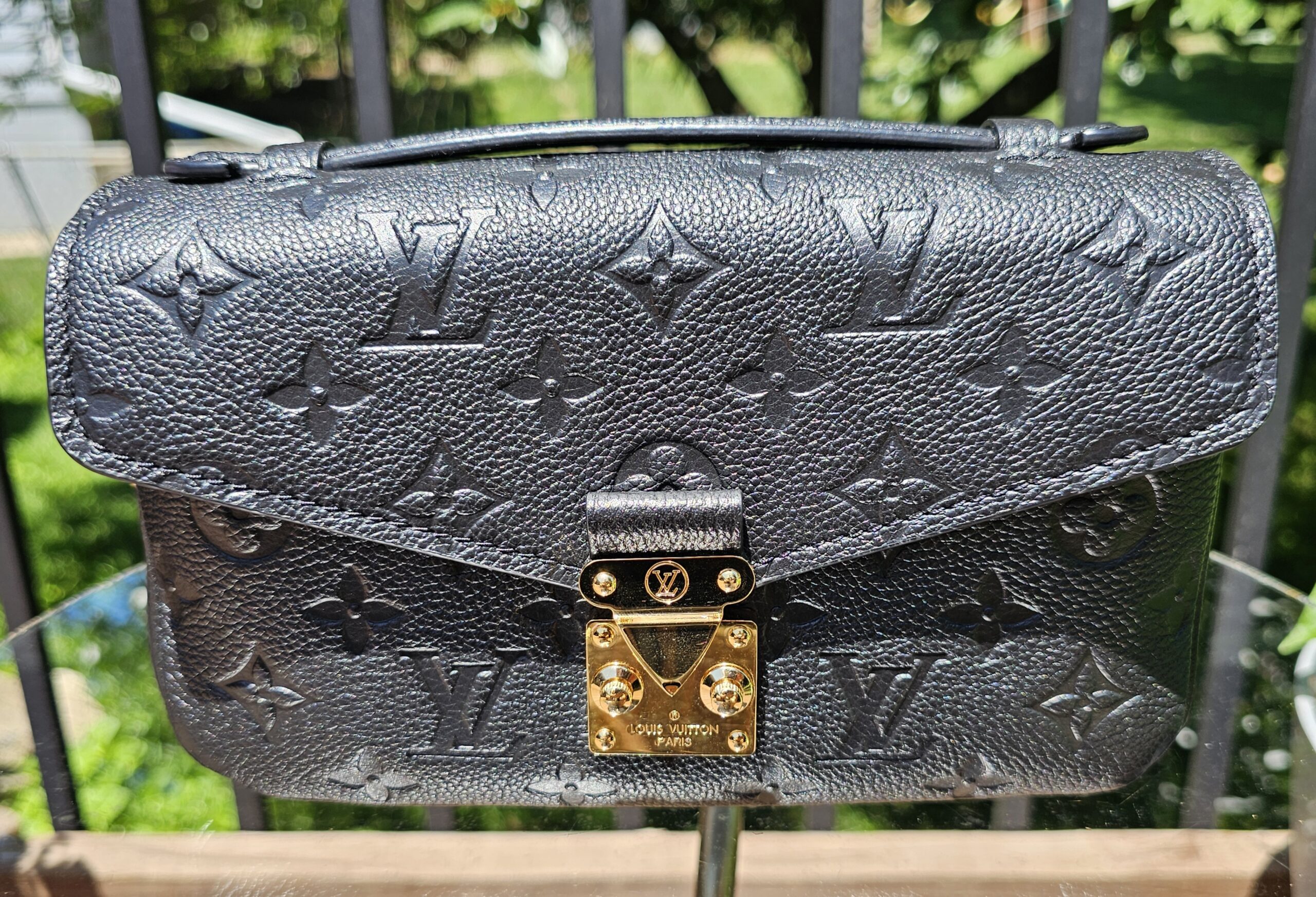 Pochette Metis East West - Image 3