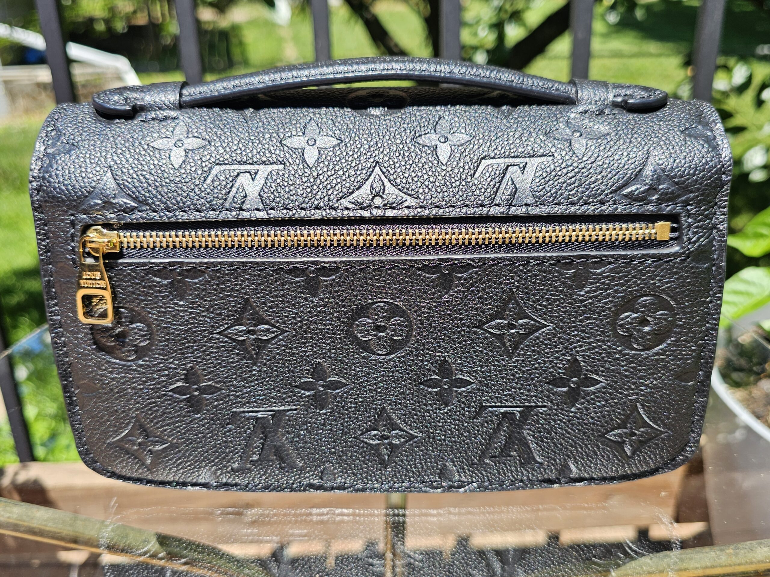 Pochette Metis East West - Image 4