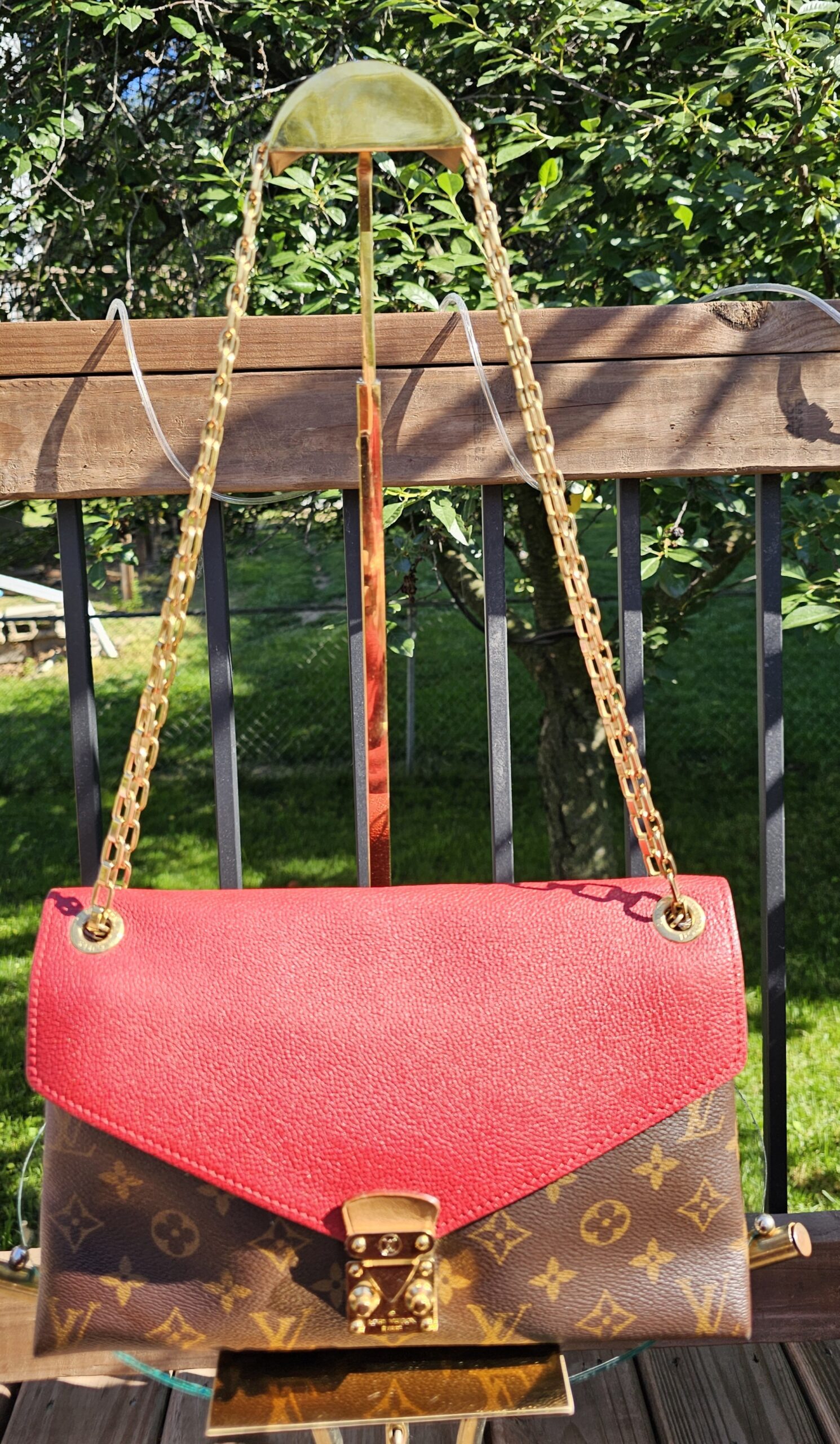Cerise Pallas Chain