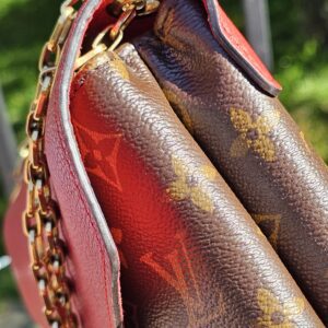 Cerise Pallas Chain - Image 14
