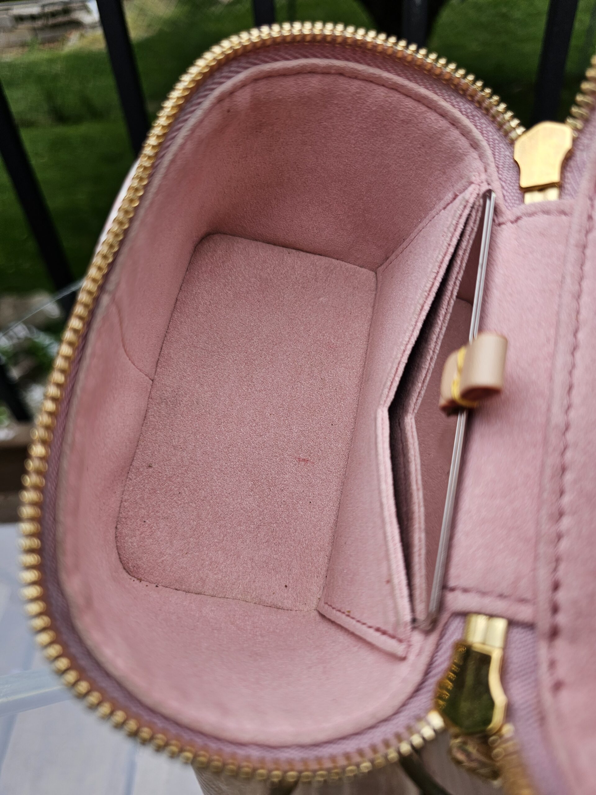Monoglam Micro Vanity - Image 16