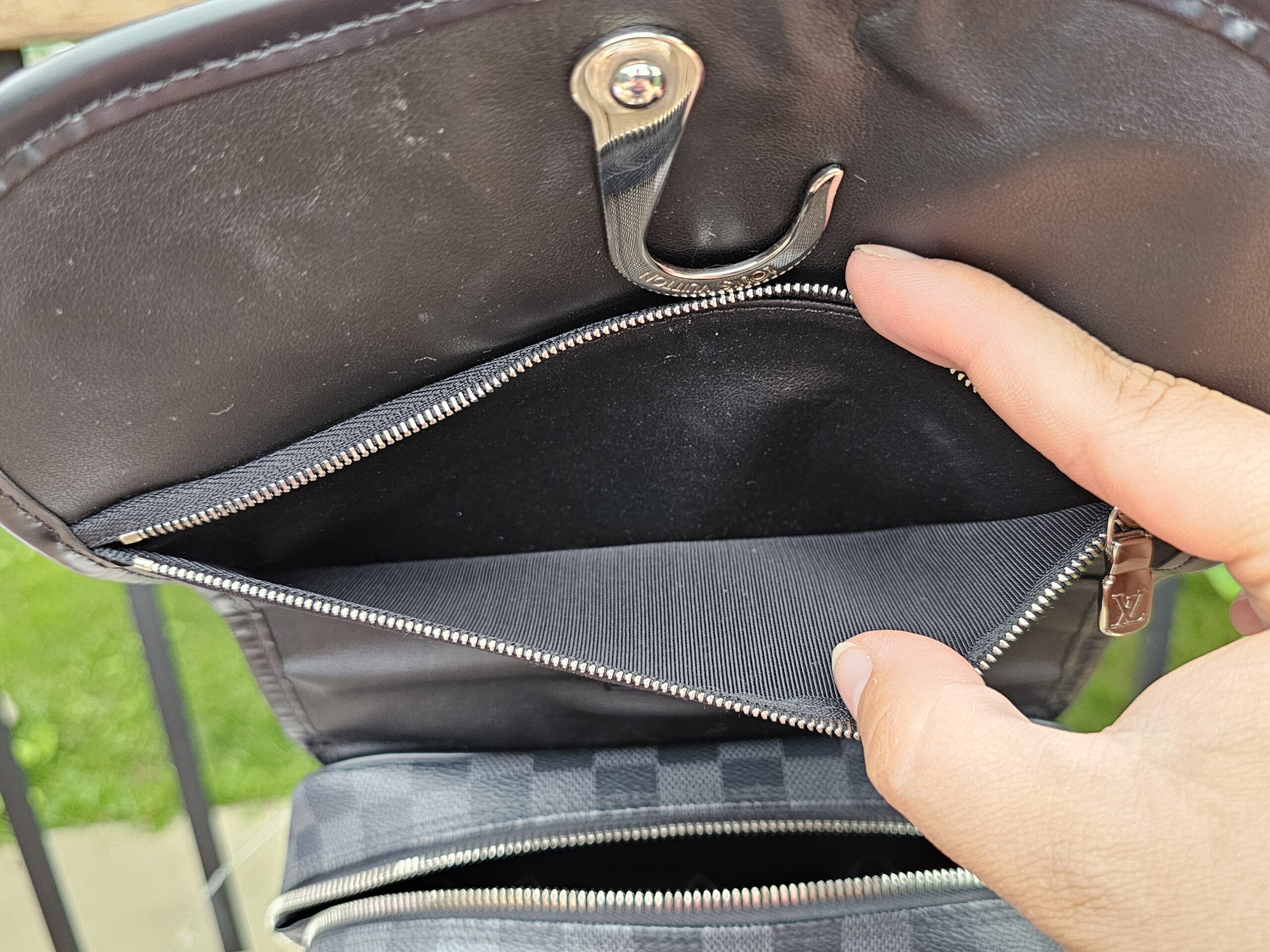 Graphite Hanging Toiletry Kit - Image 14