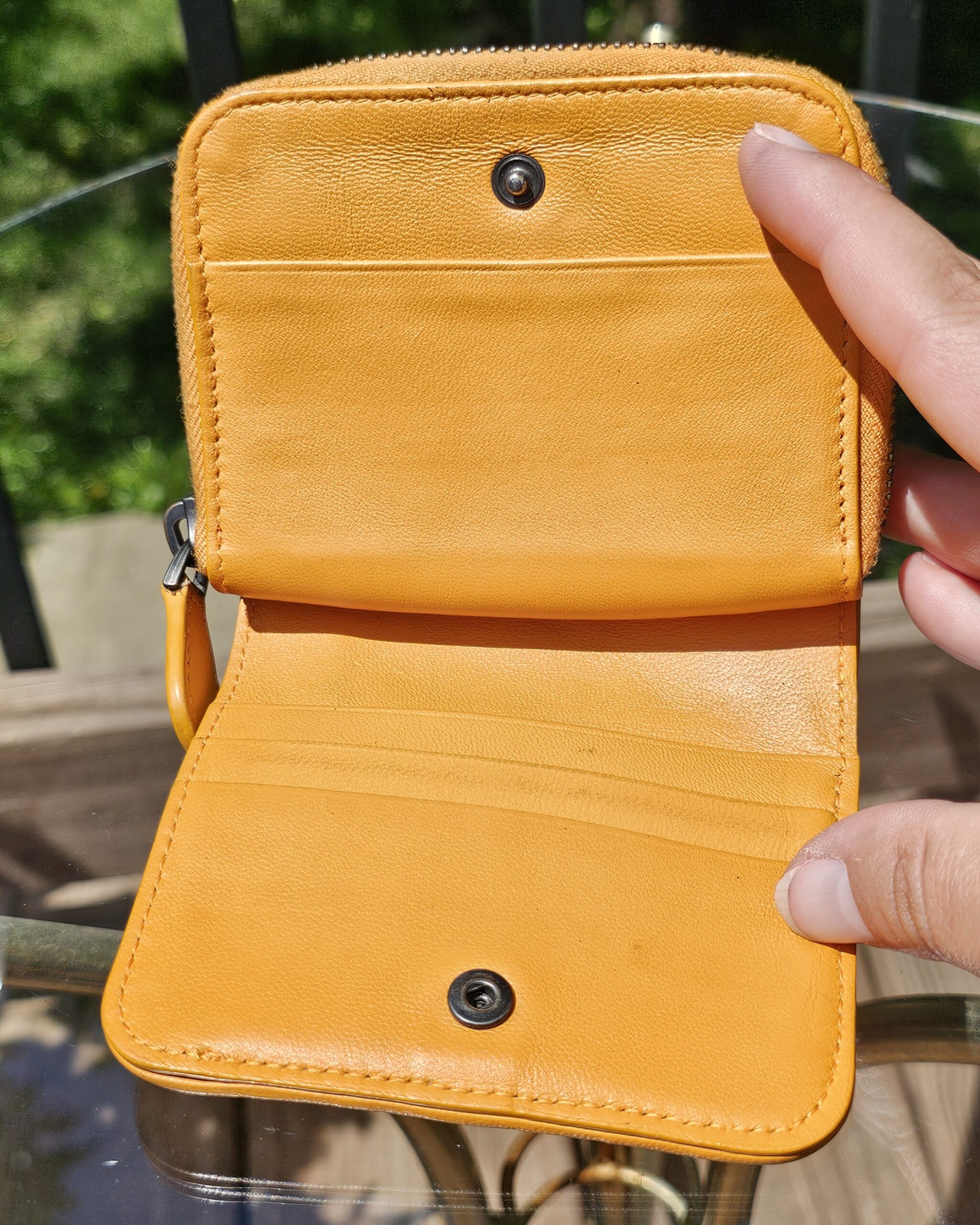 Intrecciato Weave Continental Wallet - Image 10