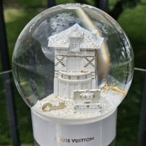VIP Snowglobe