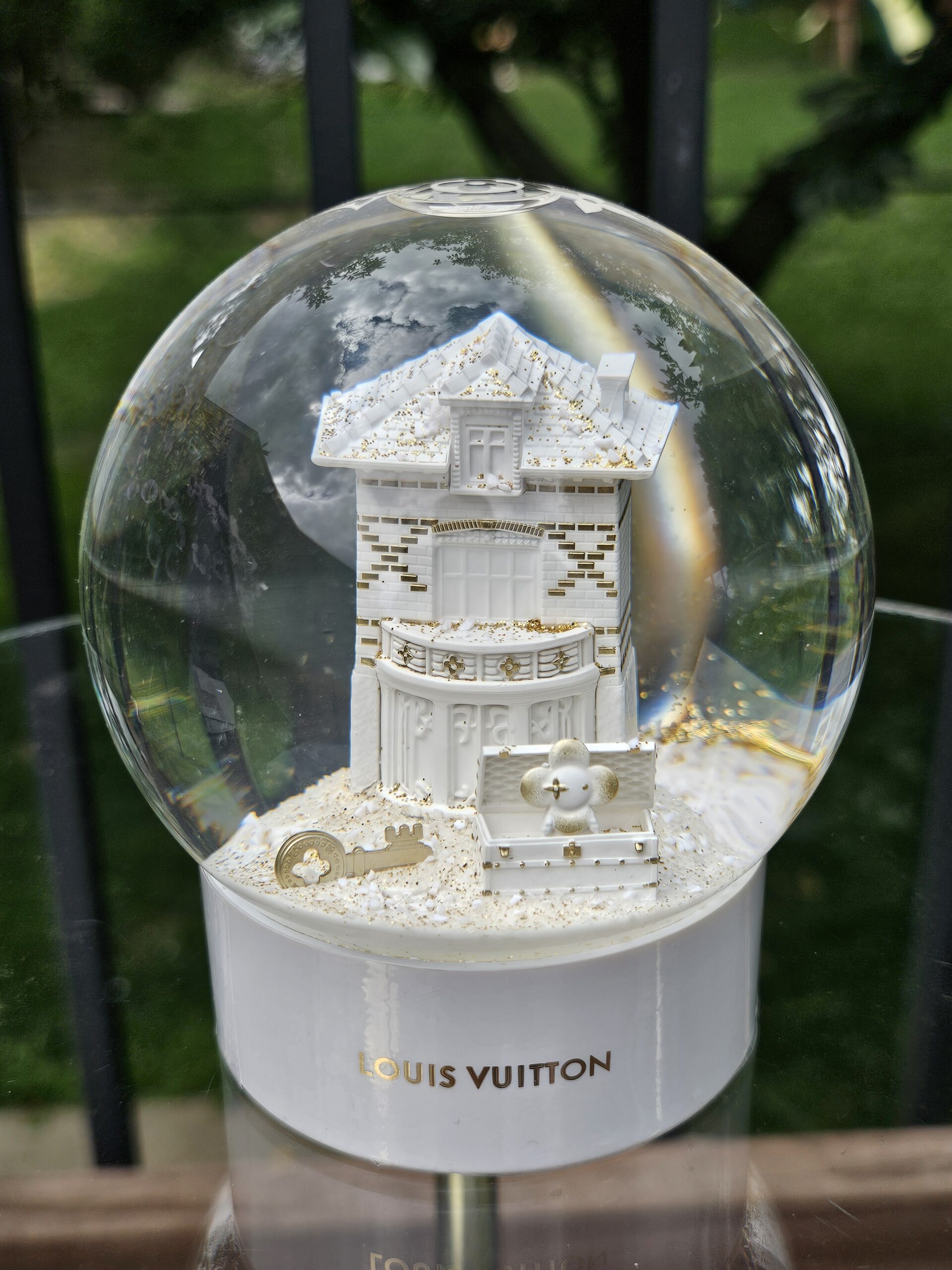 VIP Snowglobe