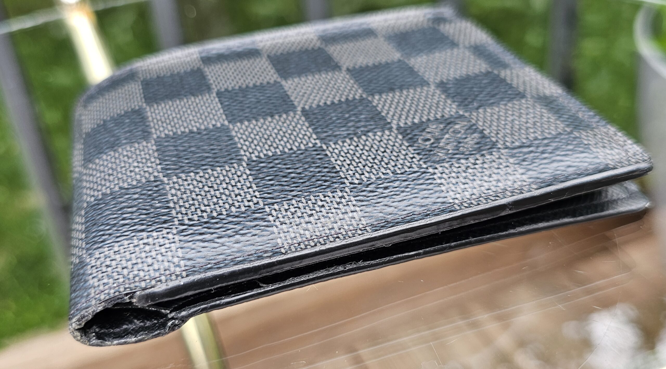 Graphite Bi Fold - Image 4