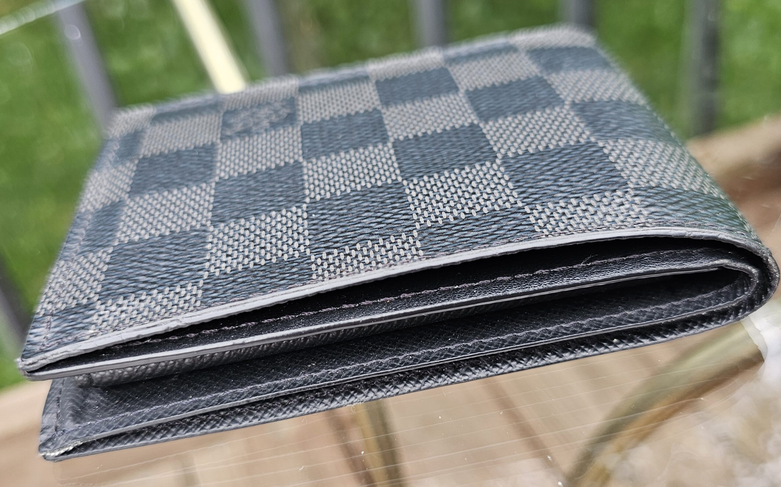 Graphite Bi Fold - Image 5