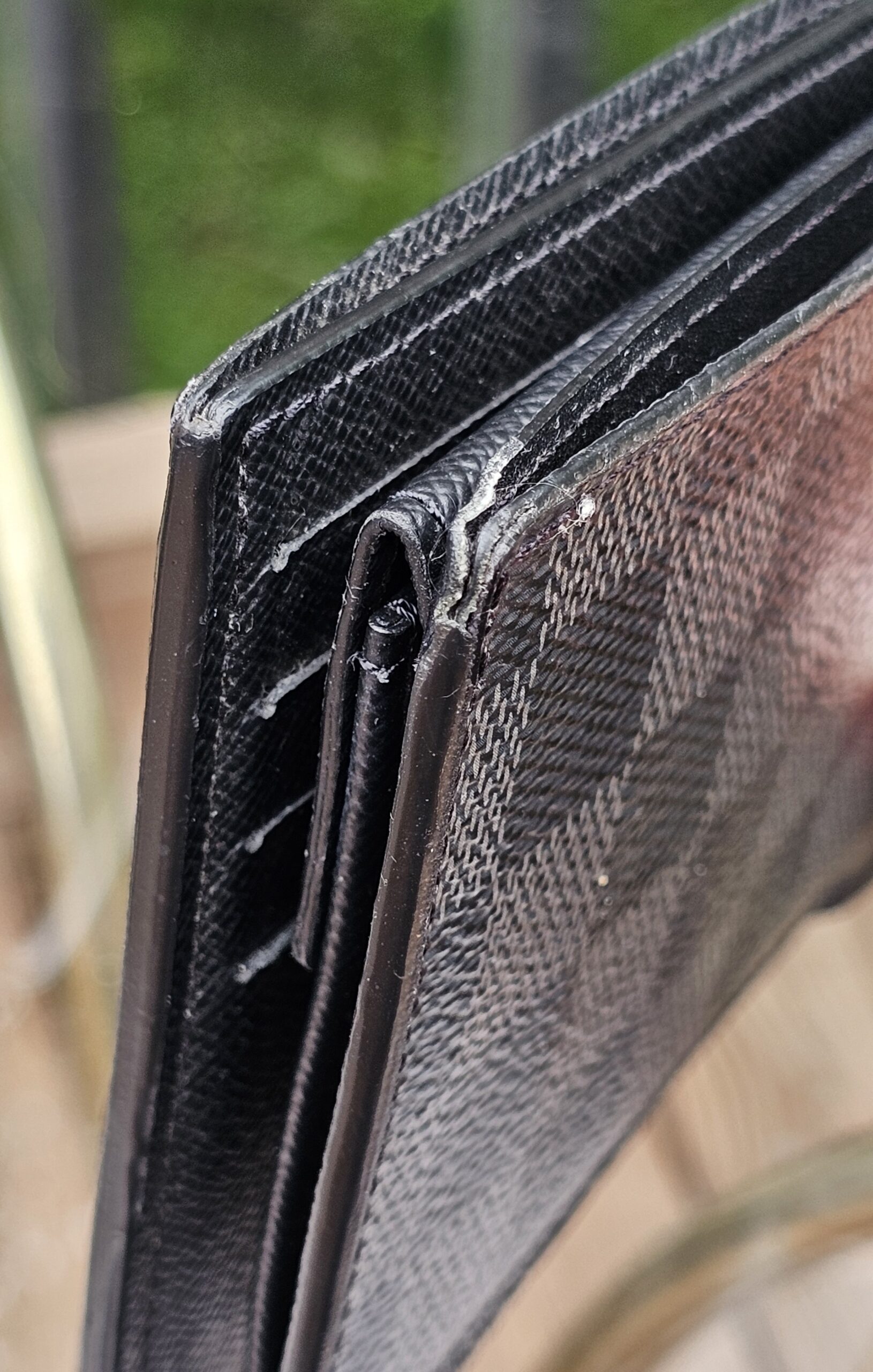 Graphite Bi Fold - Image 8