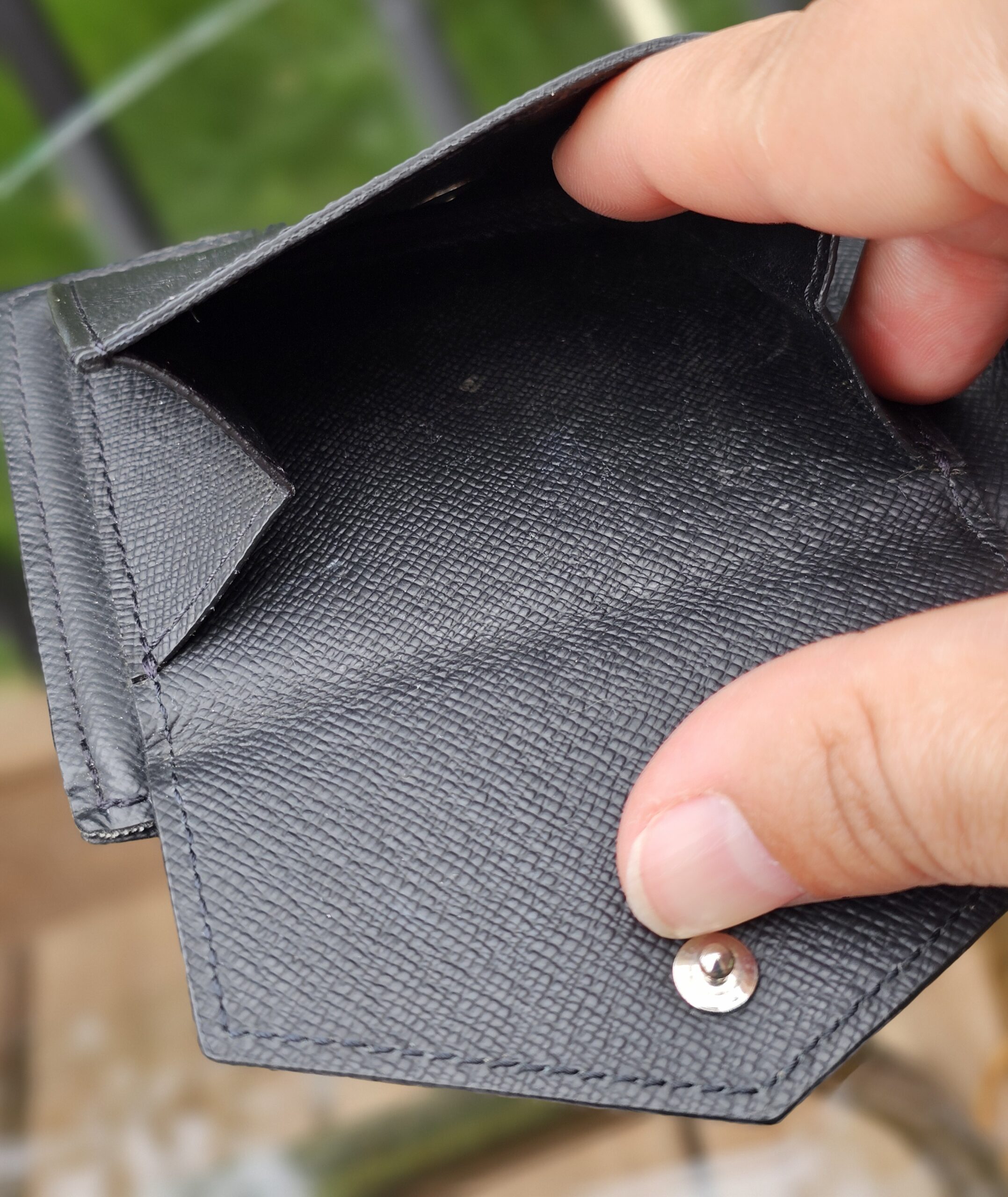 Graphite Bi Fold - Image 13