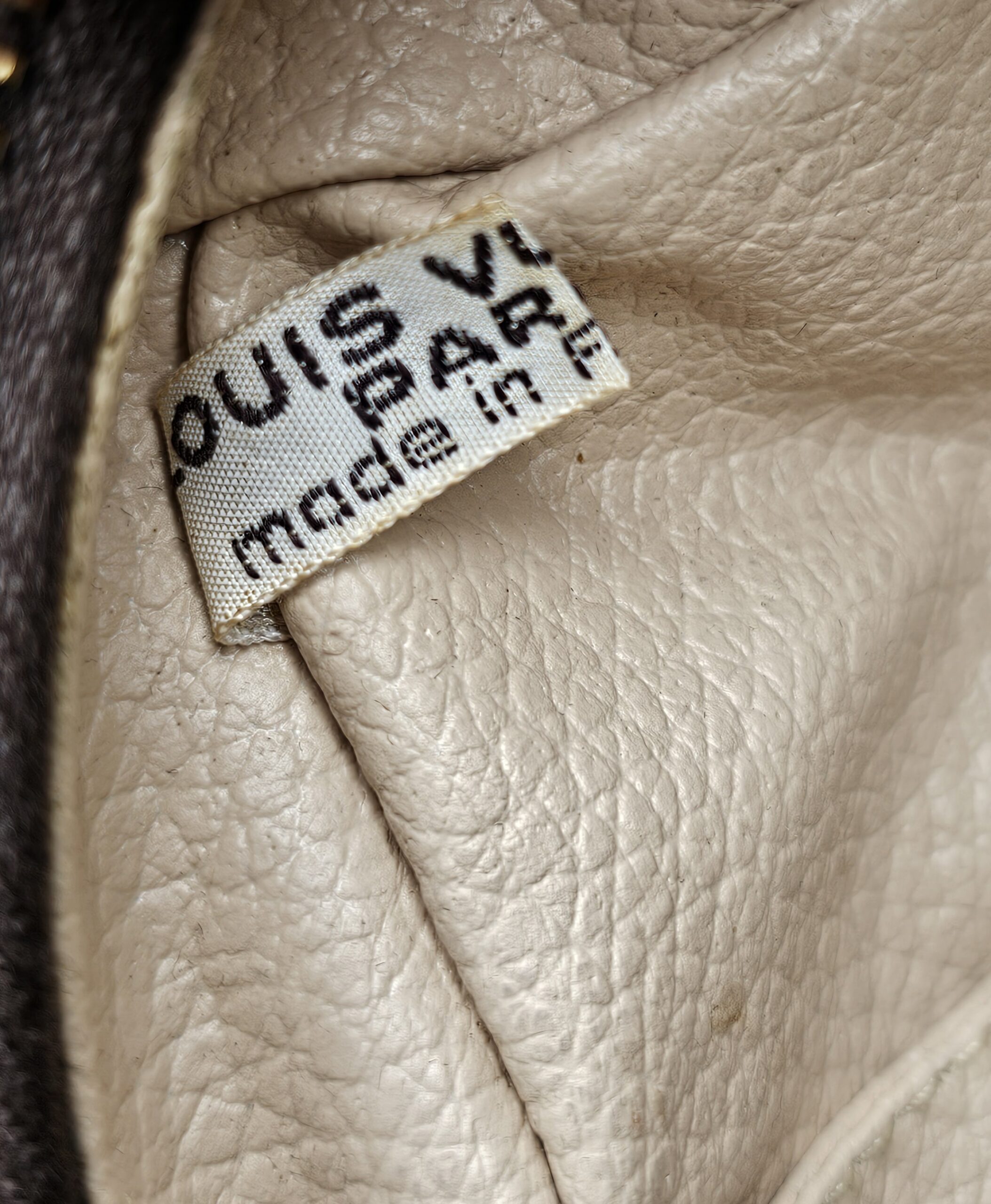 Trousse 23 Monogram - Image 17