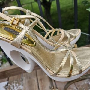 Feerique Morganne Wedge Sandal - Image 5