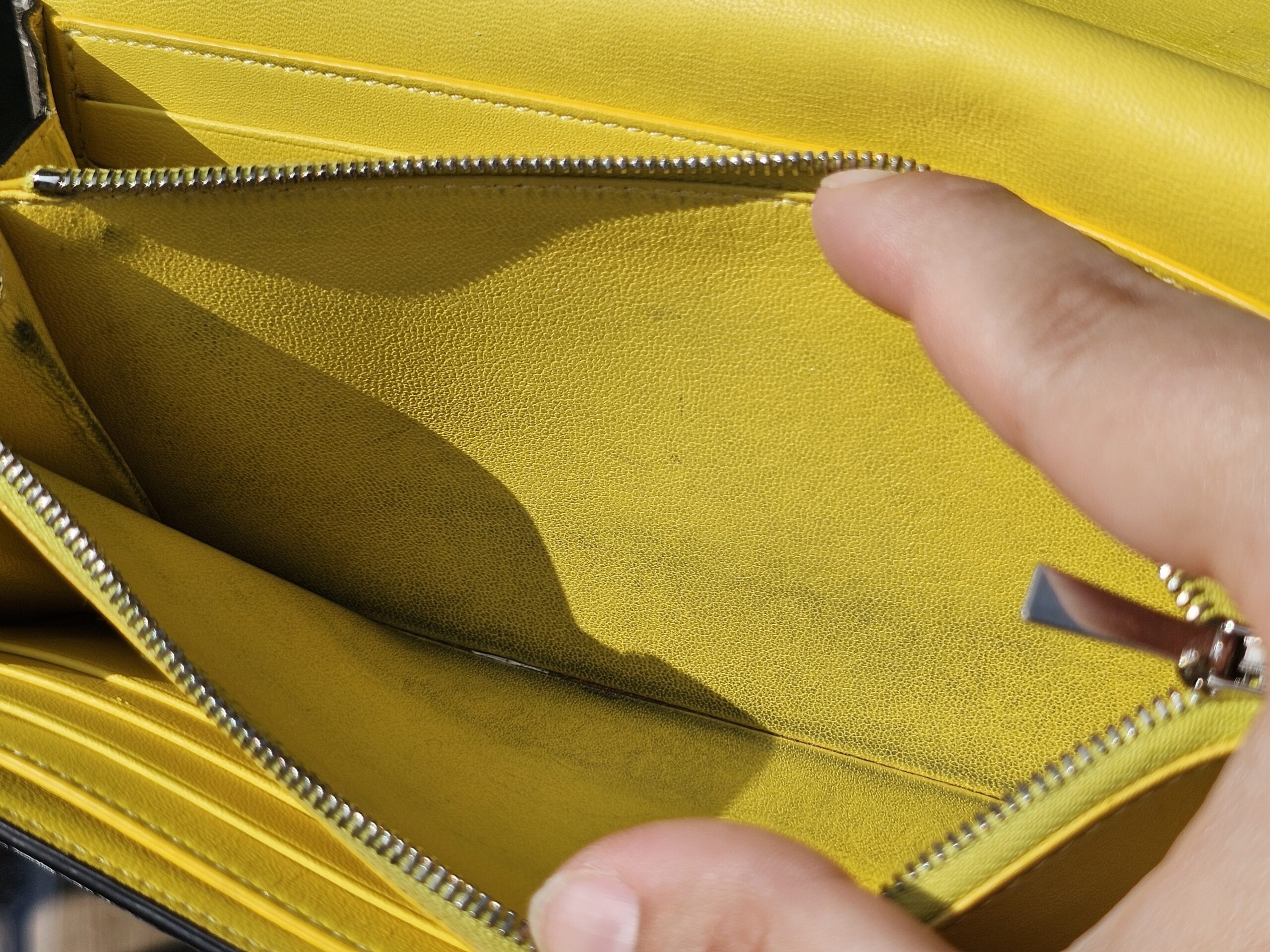 Drummed Leather Large Wallet - Image 18