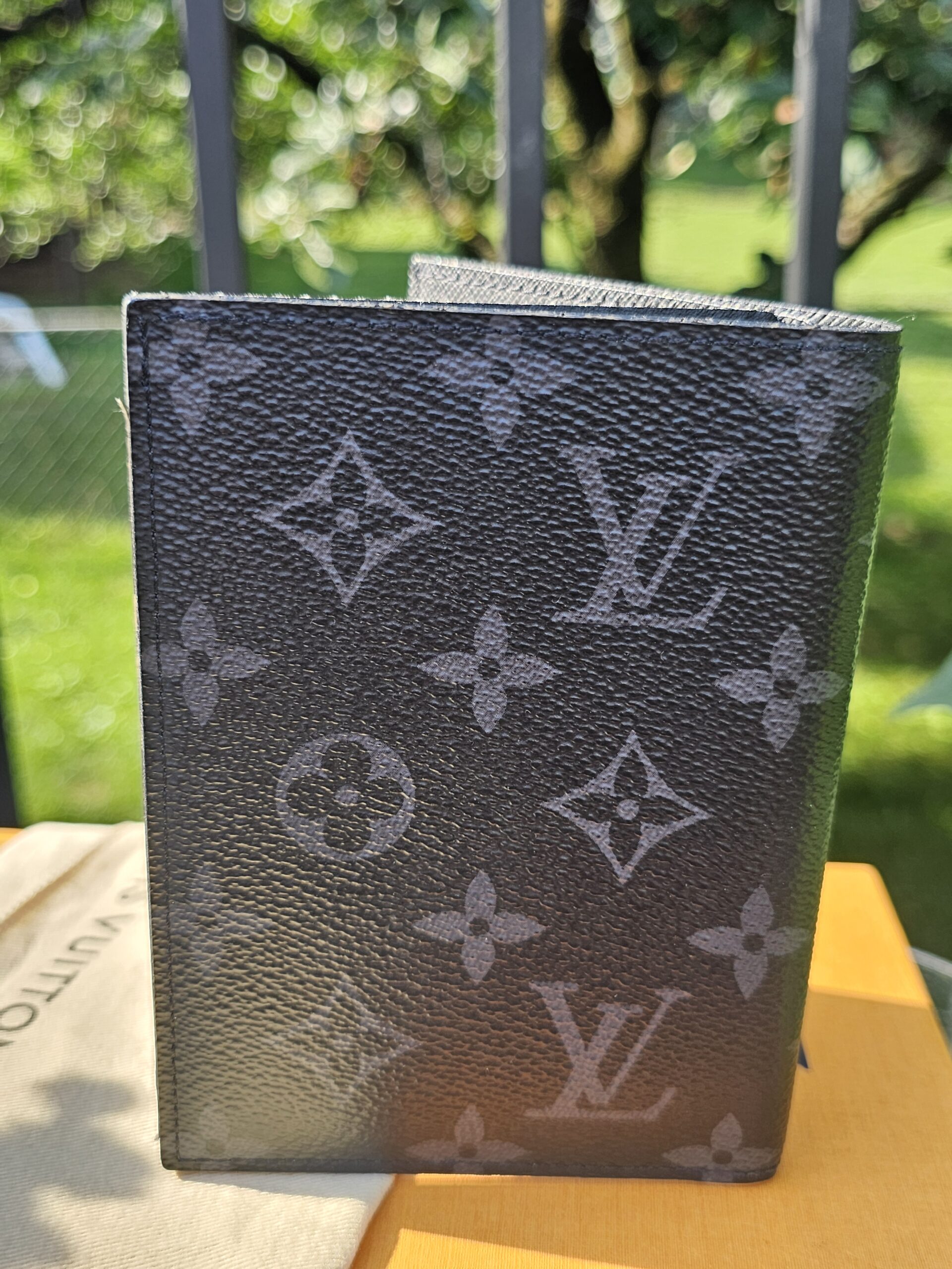 Passport Holder Eclipse - Image 4