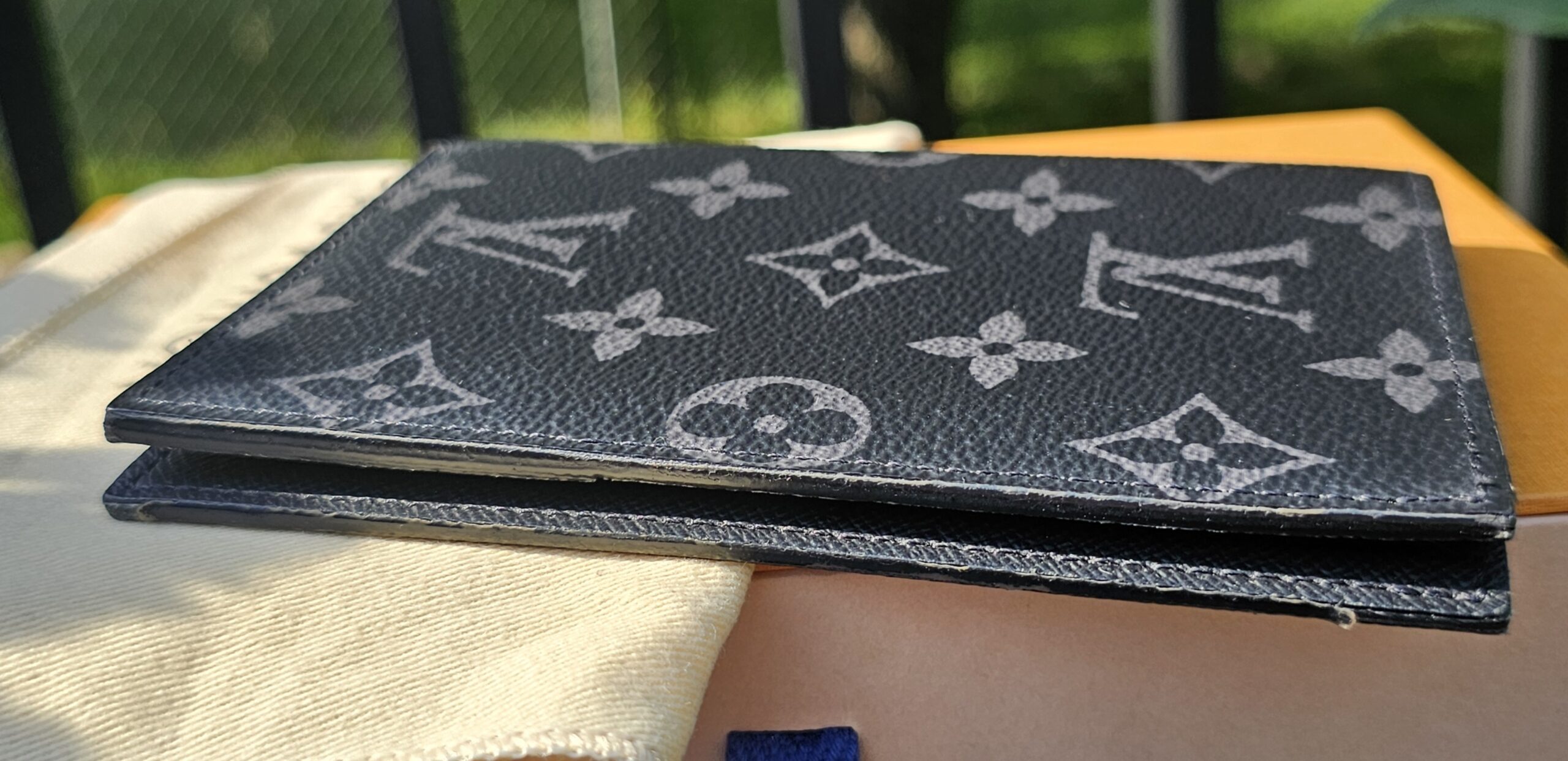 Passport Holder Eclipse - Image 5