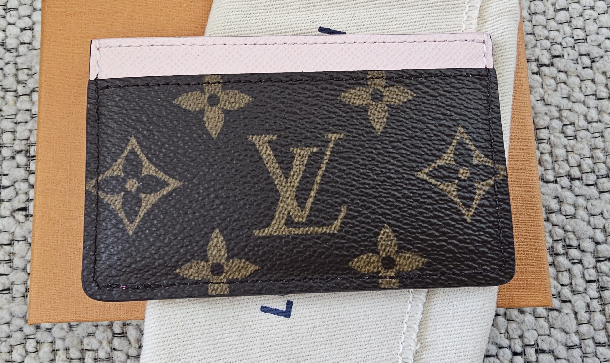 Vivienne Card Holder - Image 3