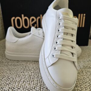 Covering the Entire Surface Sneaker