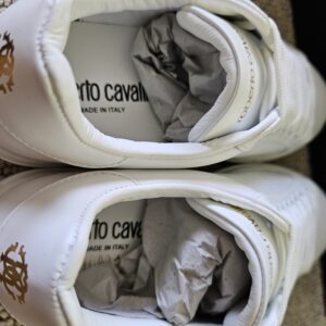 Covering the Entire Surface Sneaker - Image 11