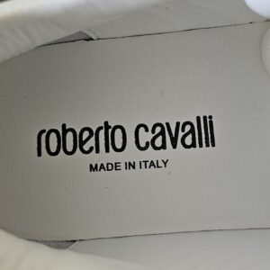 Covering the Entire Surface Sneaker - Image 14