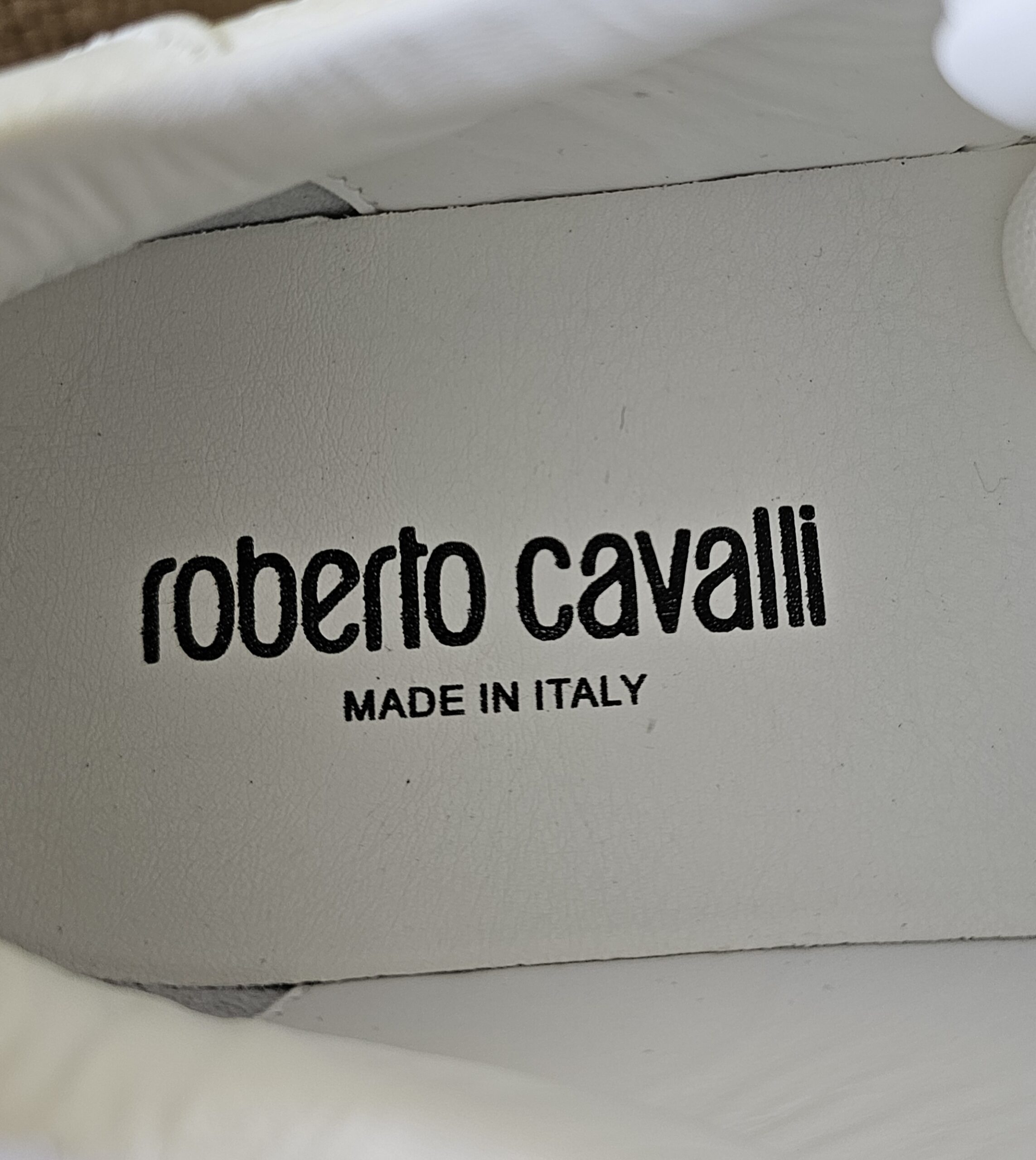 Covering the Entire Surface Sneaker - Image 14