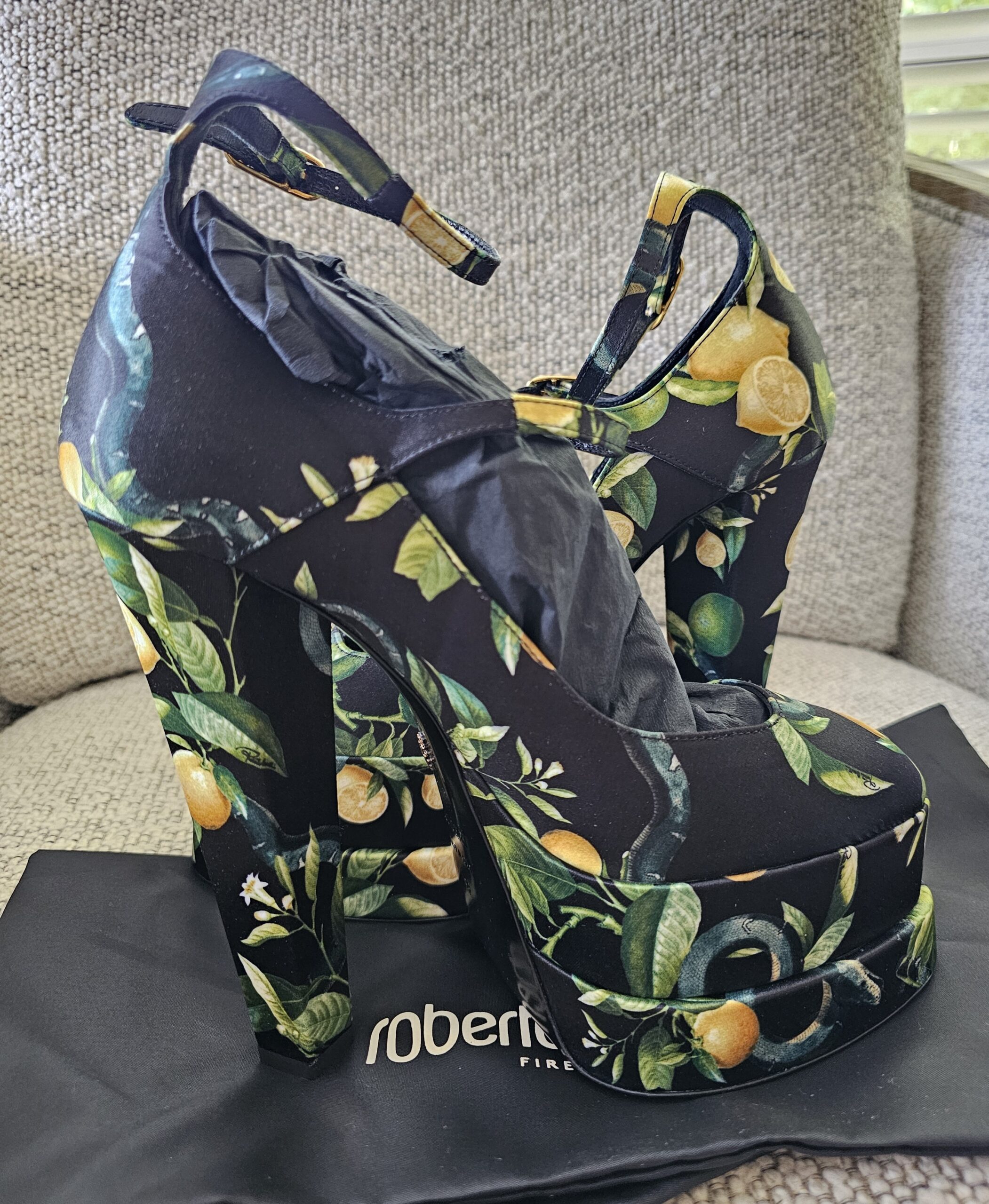 Lemon pumps size 39 euro - Image 10