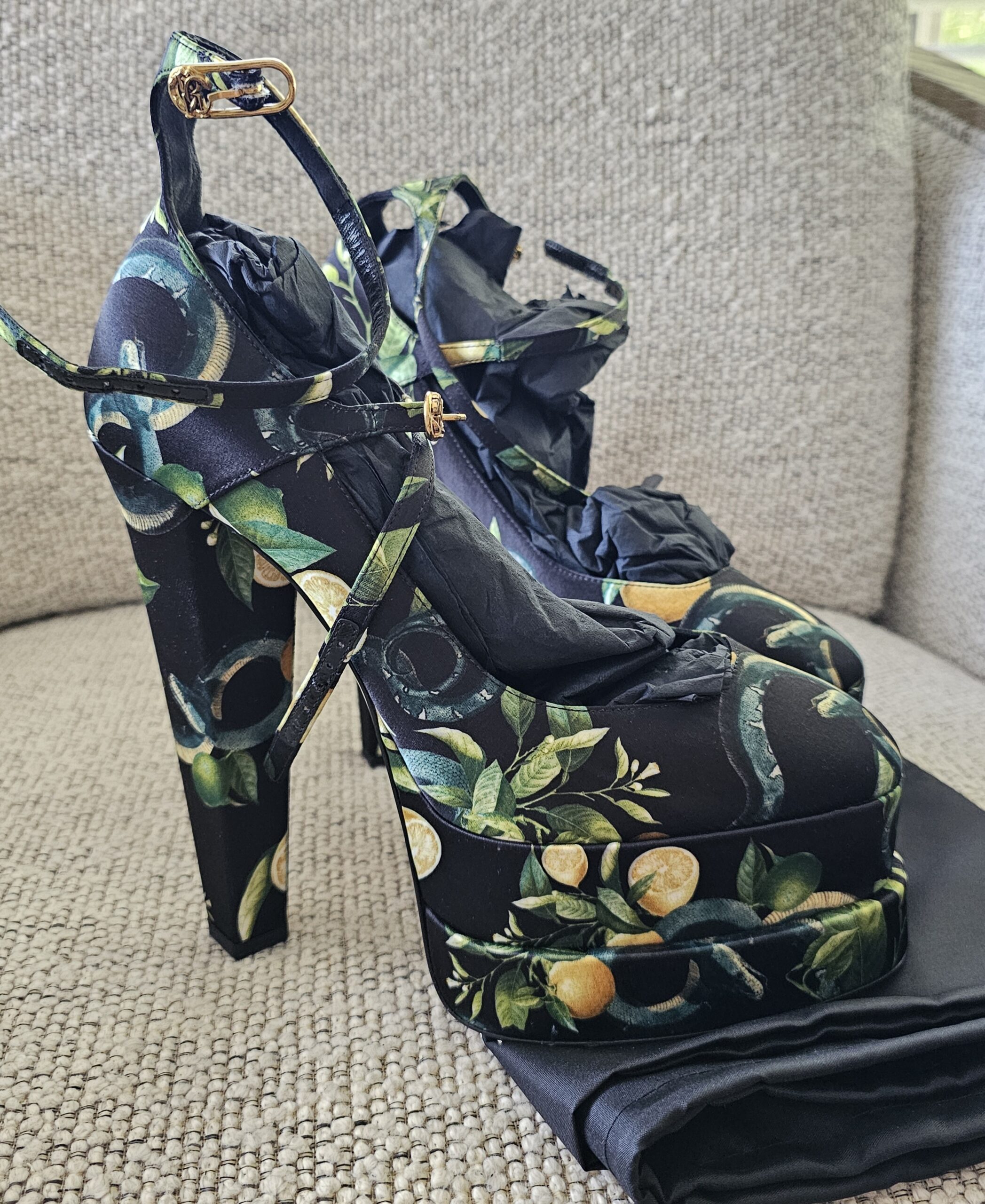 Lemon Pumps Size 40 Euro - Image 4
