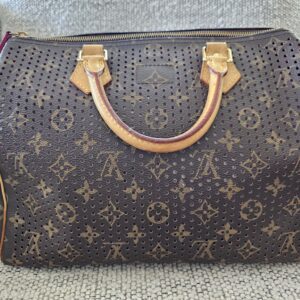 Preforated Speedy 30 Fuschia - Image 3