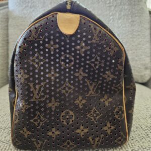 Preforated Speedy 30 Fuschia - Image 4