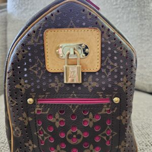 Preforated Speedy 30 Fuschia - Image 5