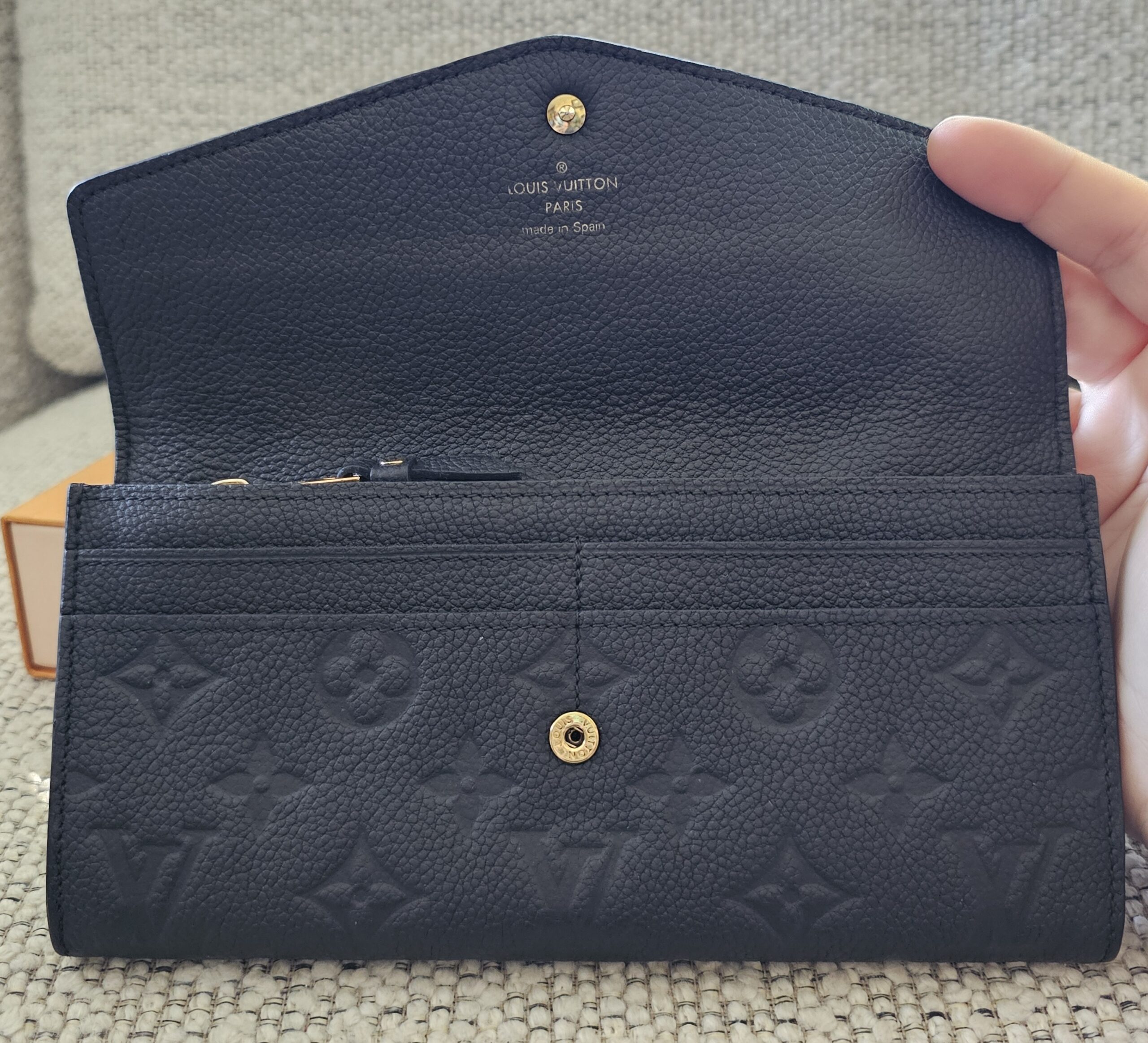 Curieuse Black Wallet - Image 7
