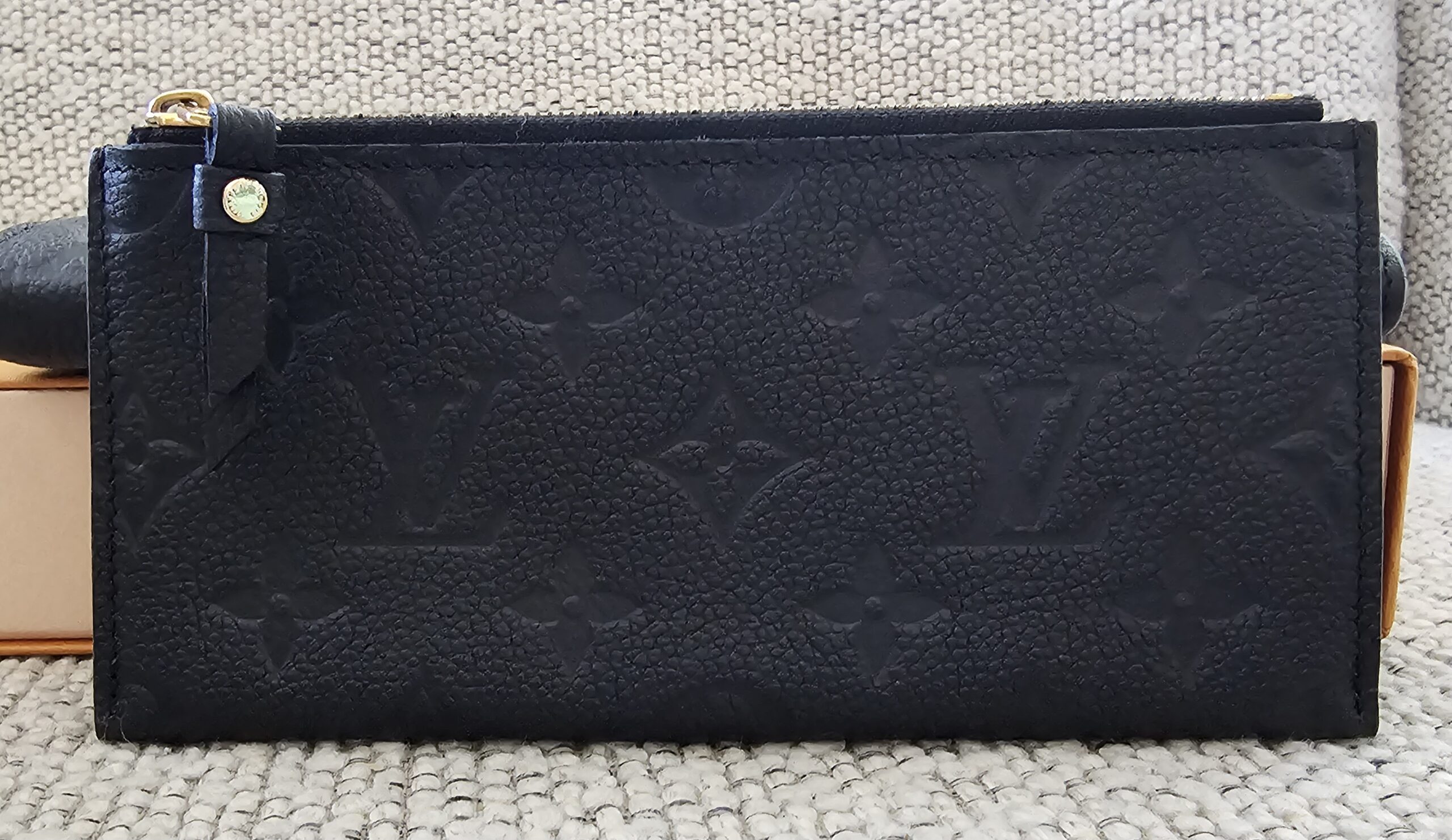 Curieuse Black Wallet - Image 11