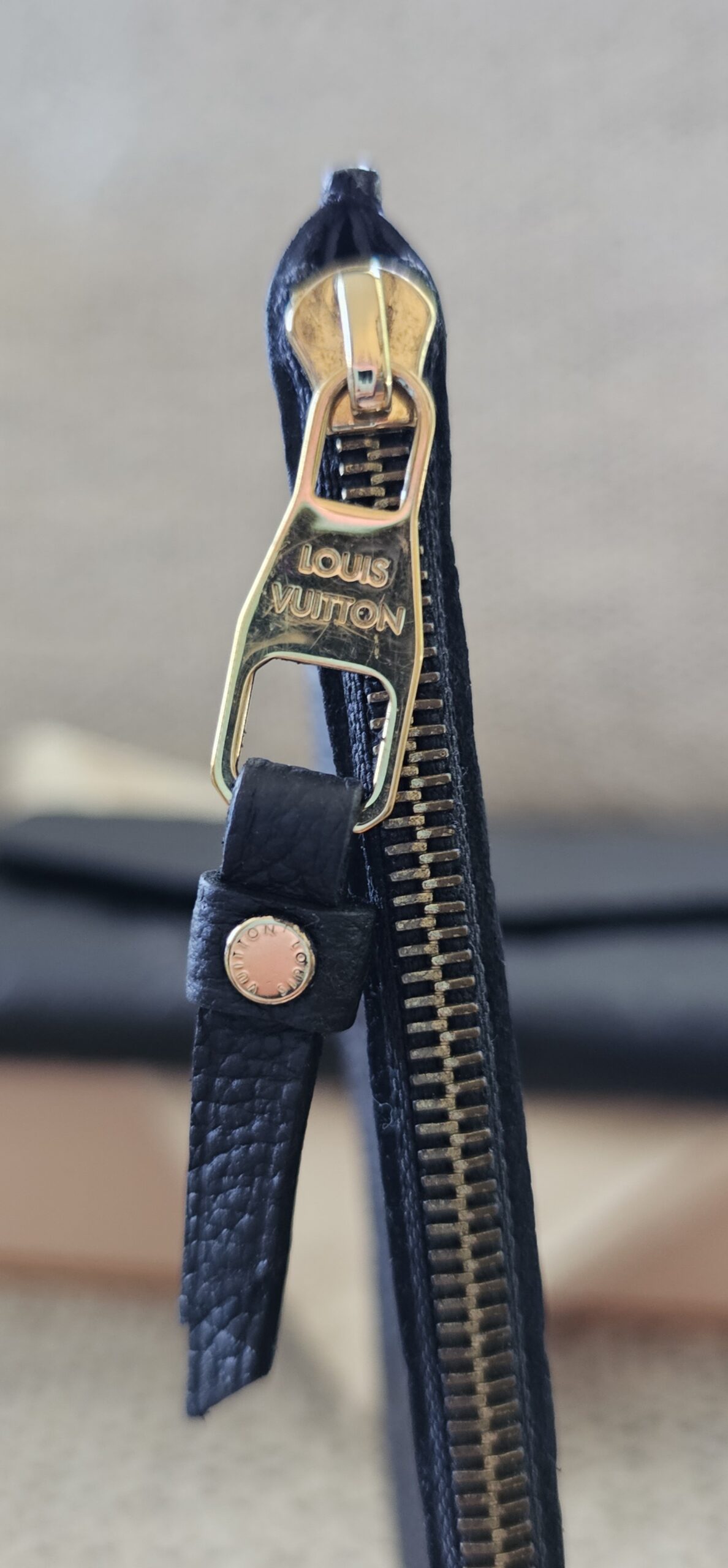 Curieuse Black Wallet - Image 13