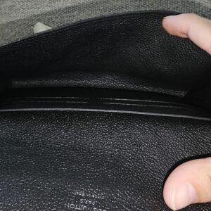 Curieuse Black Wallet - Image 16