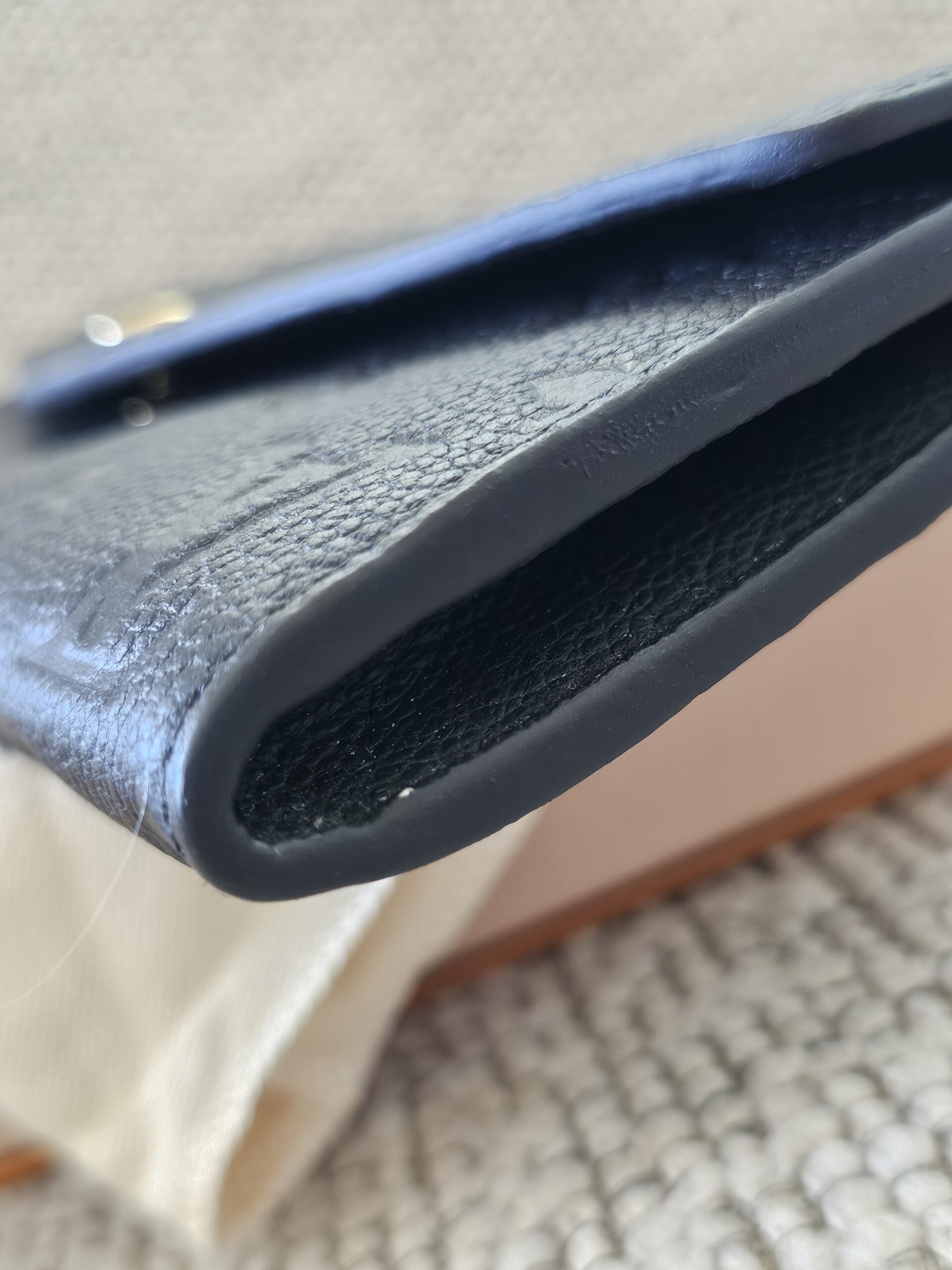 Curieuse Black Wallet - Image 18