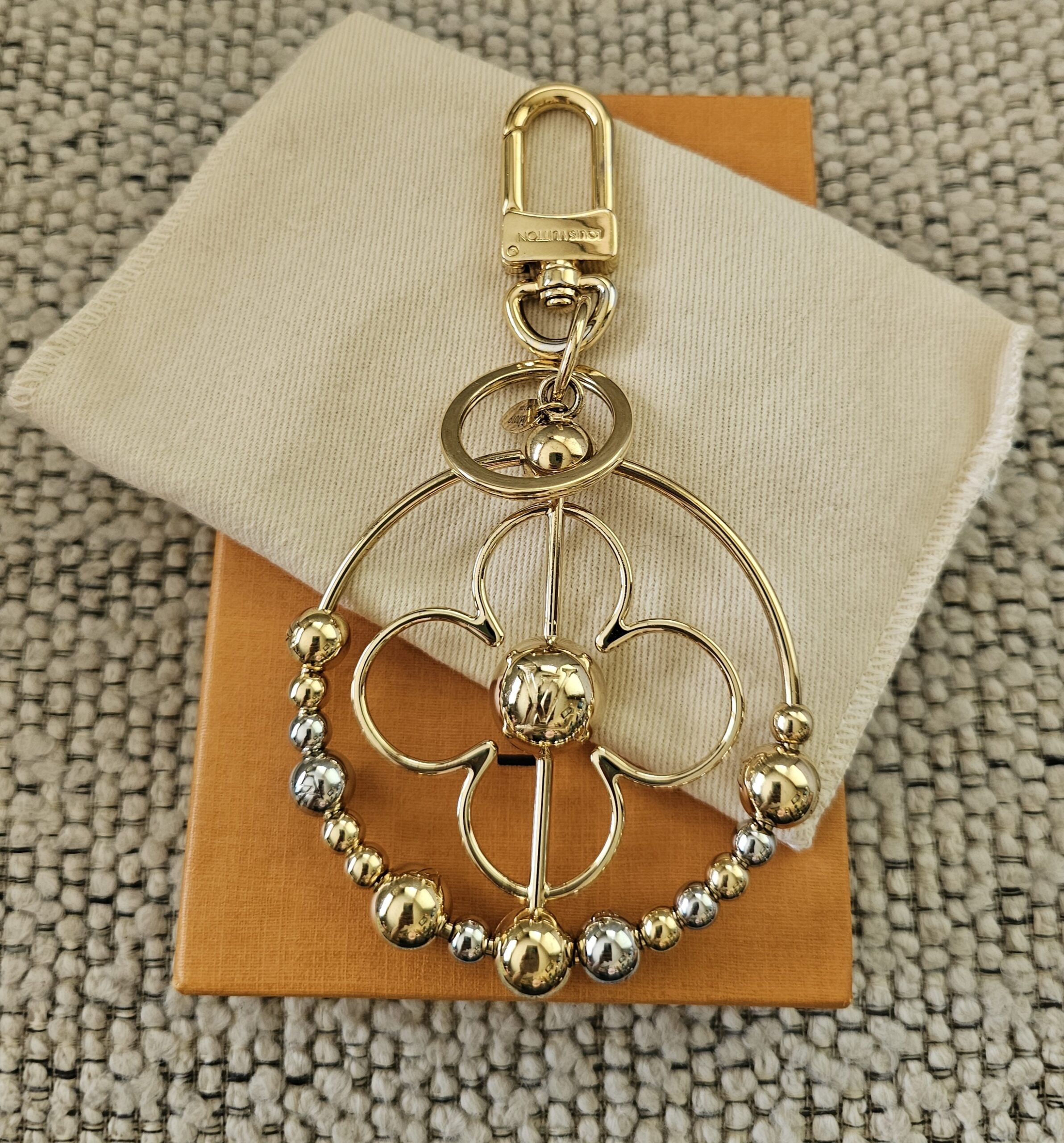 Pearly Bag Charm
