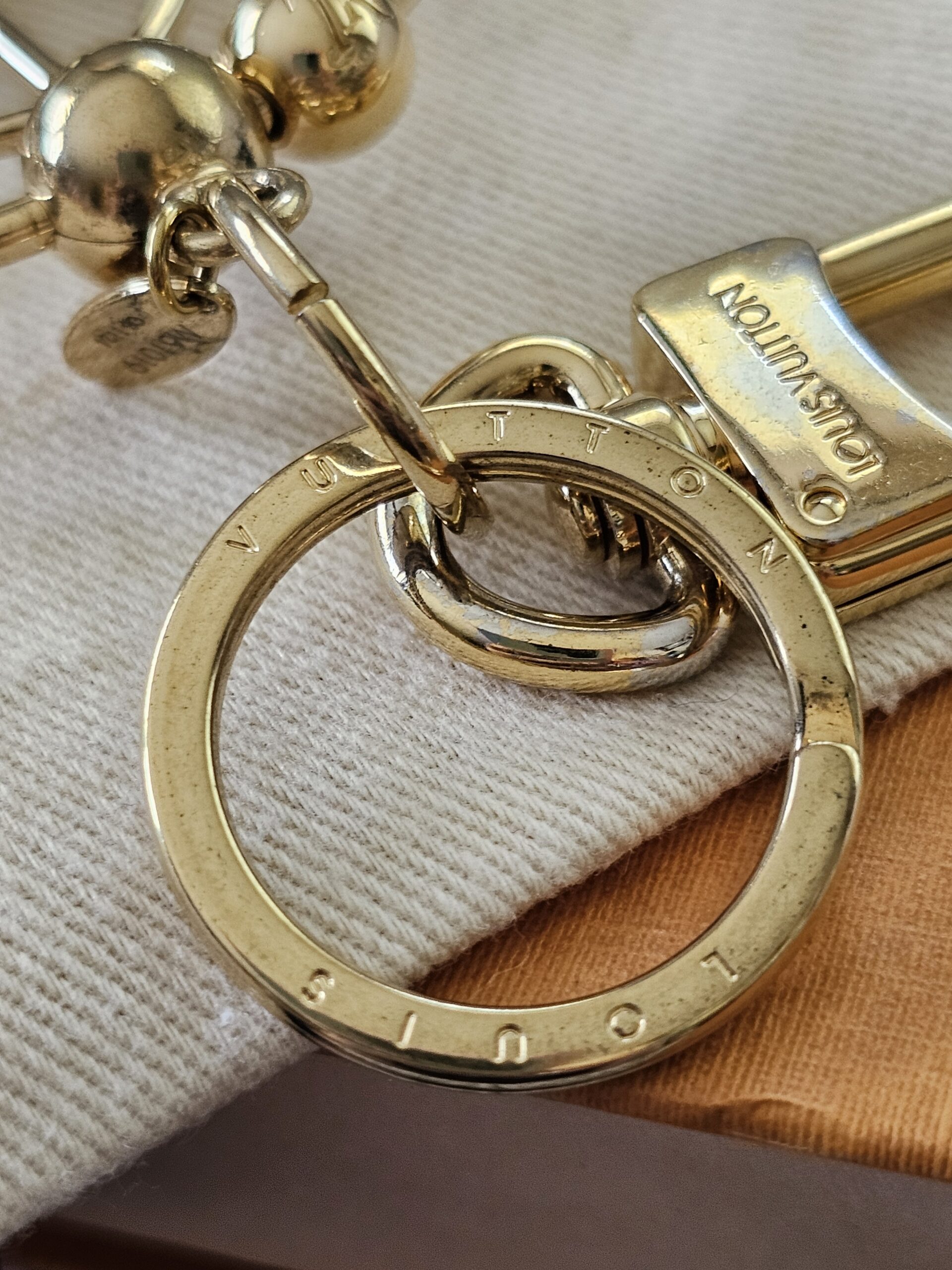 Pearly Bag Charm - Image 7