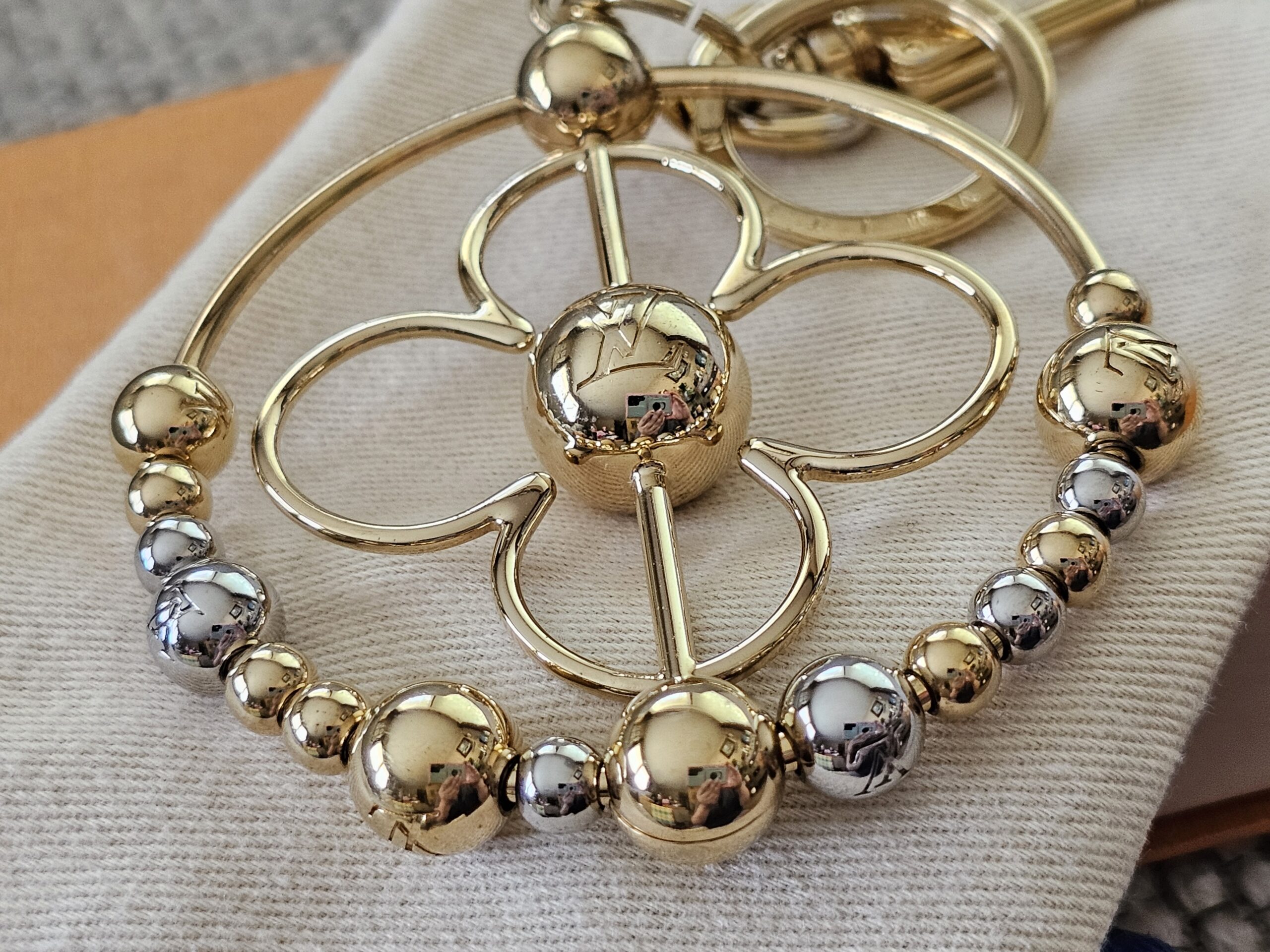 Pearly Bag Charm - Image 10