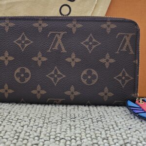 Totem Zippy Wallet - Image 3