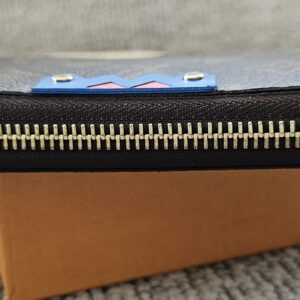 Totem Zippy Wallet - Image 6