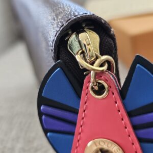 Totem Zippy Wallet - Image 10